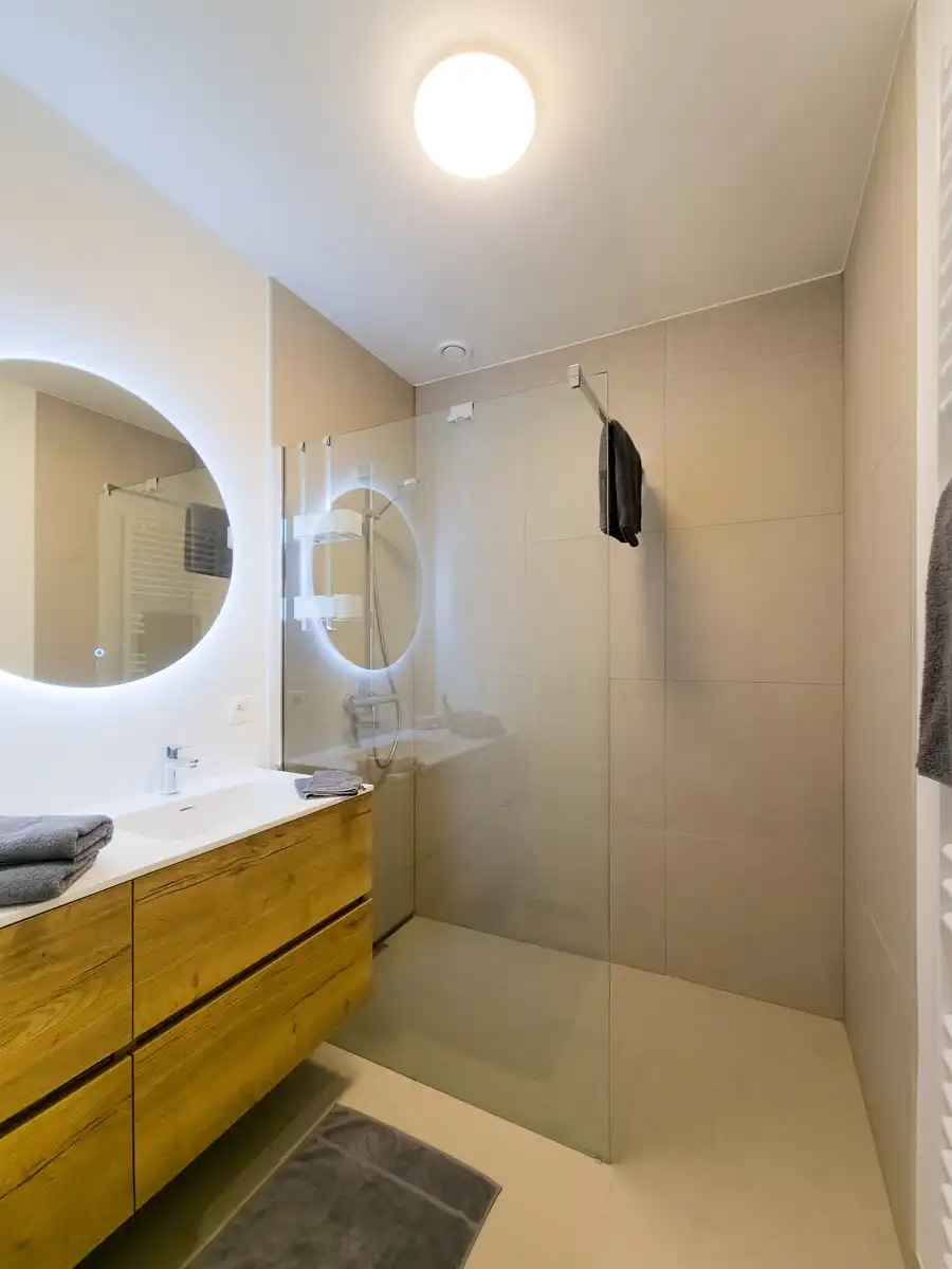 Rustig en comfortabel 2slpk appt. met mooi terras  foto 14