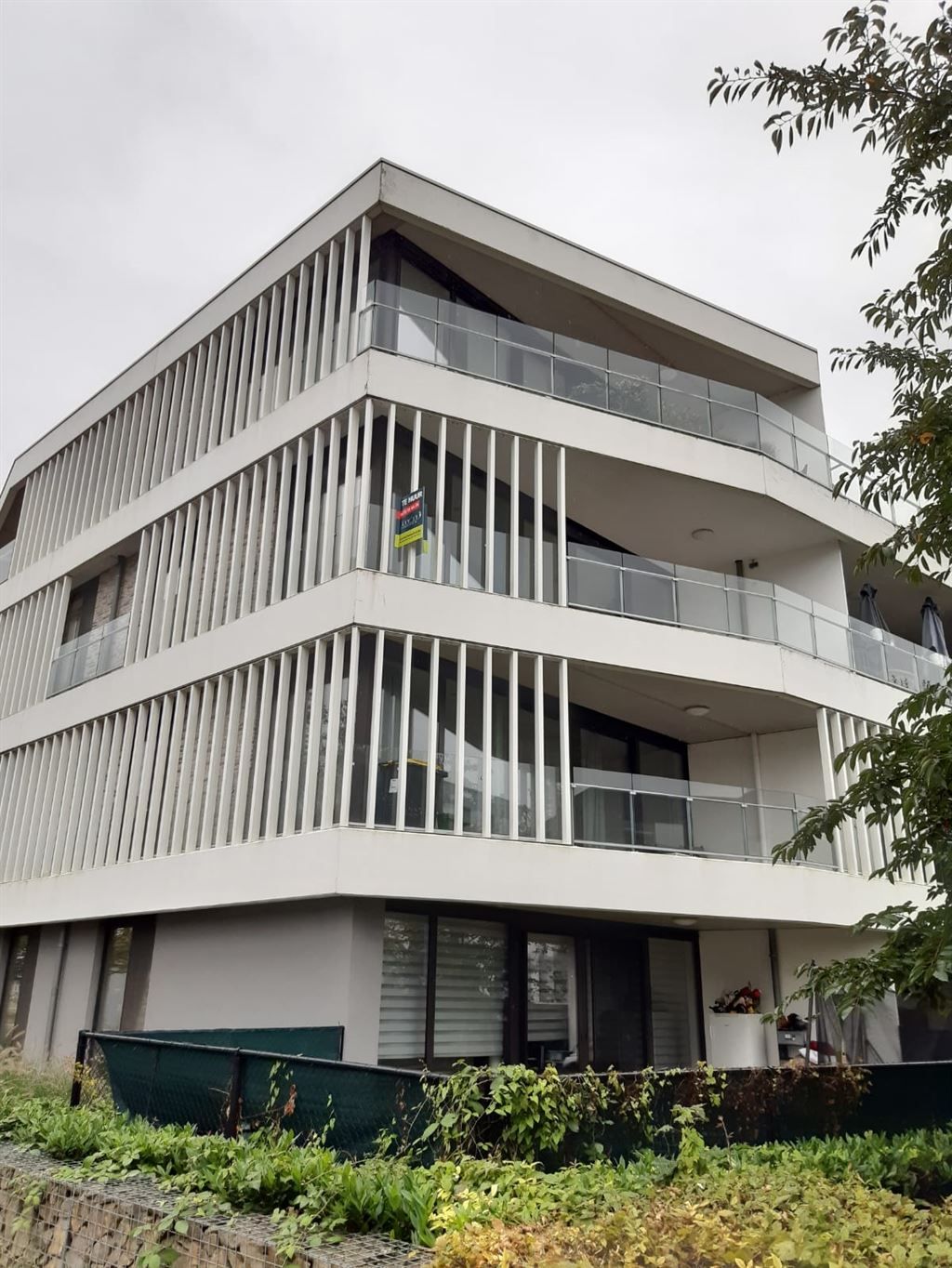 Zeer mooi hoekappartement met 2 slaapkamers foto 2