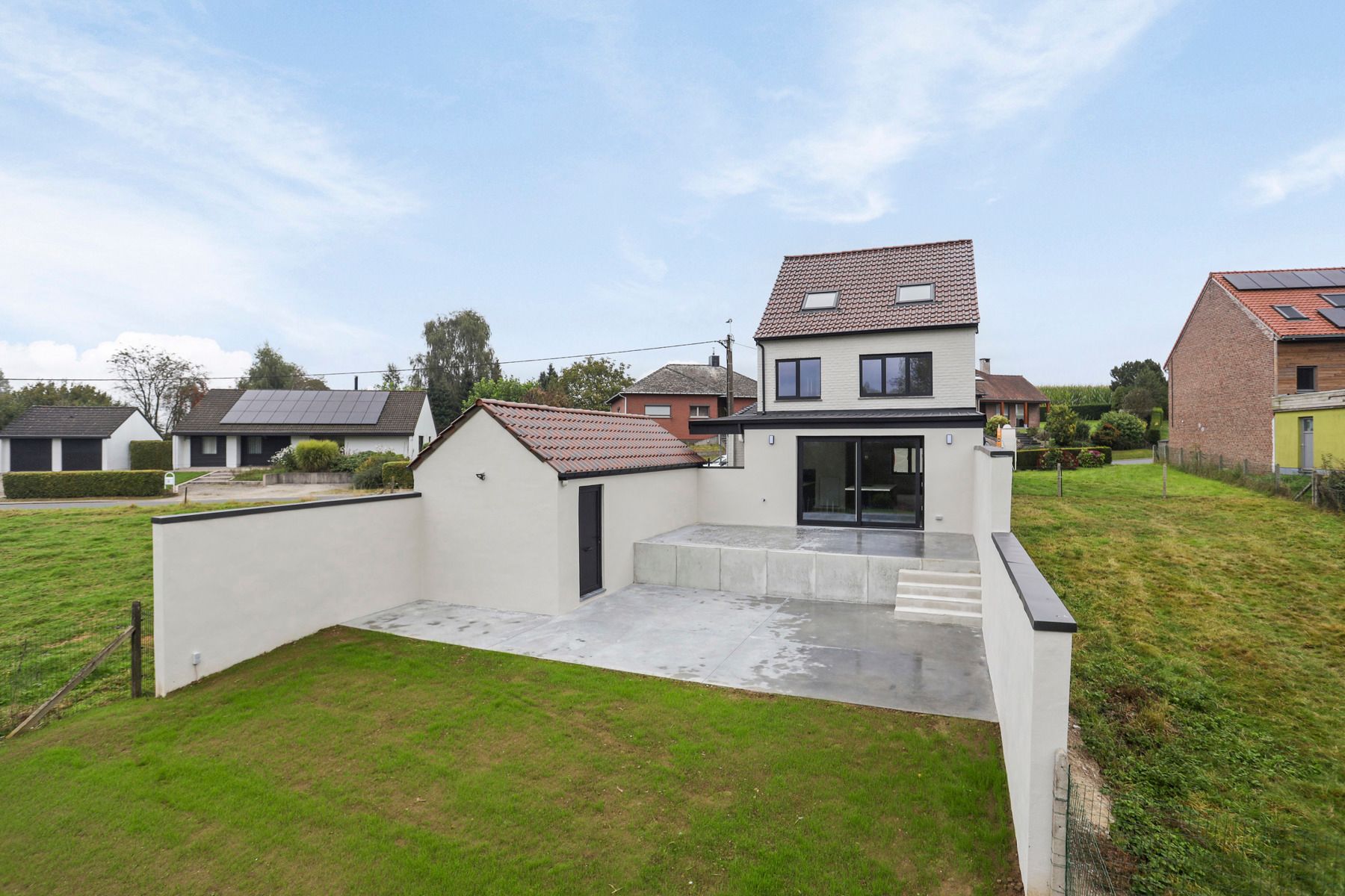 Vernieuwde woning met 3 slaapkamers en prachtig zicht foto 1