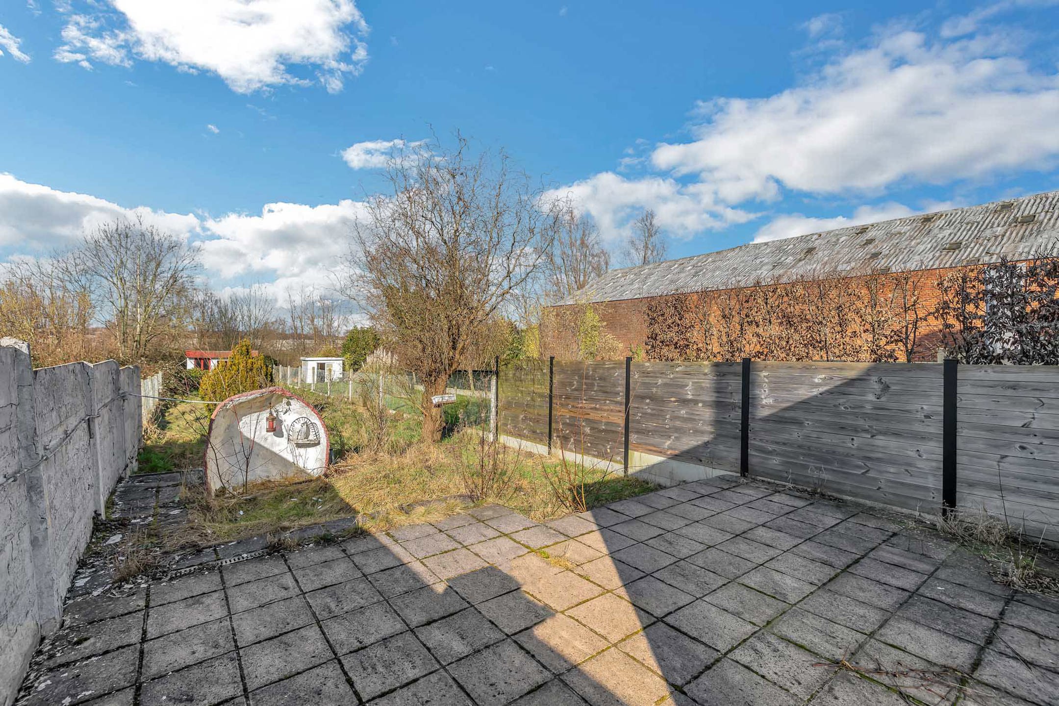 Te renoveren woning met ruime garage en tuin foto 20