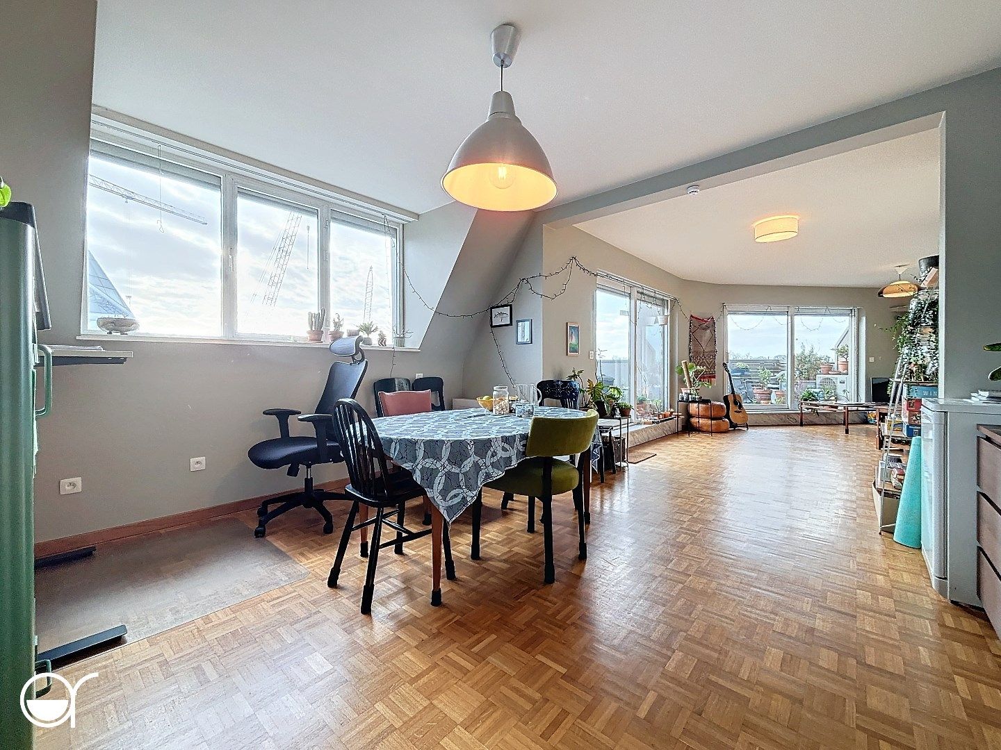 Leuk penthouse appartement met groot terras aan het station foto 5