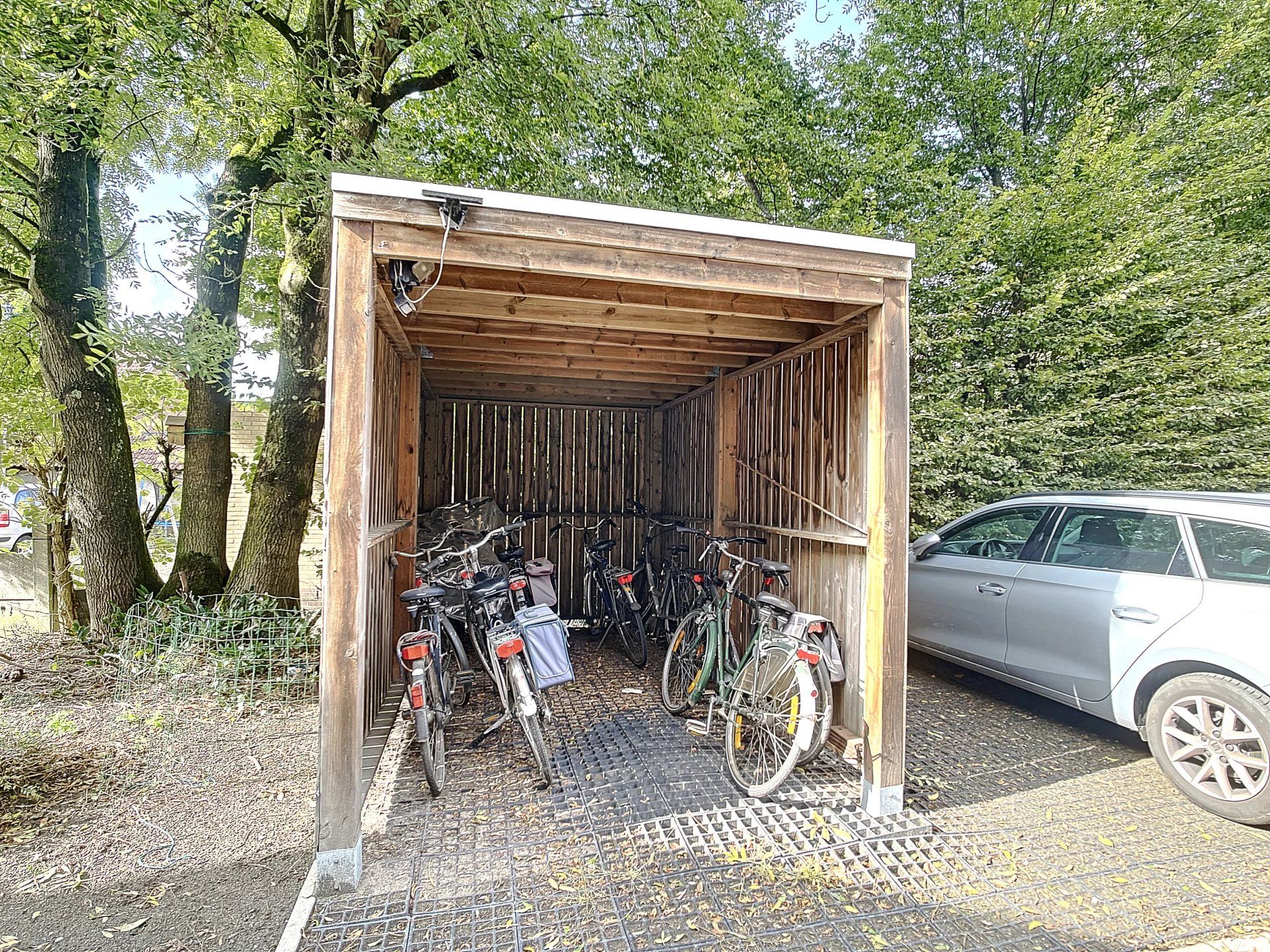 Gelijkvloers appartement met 2 slaapkamers gelegen in het centrum. foto 21