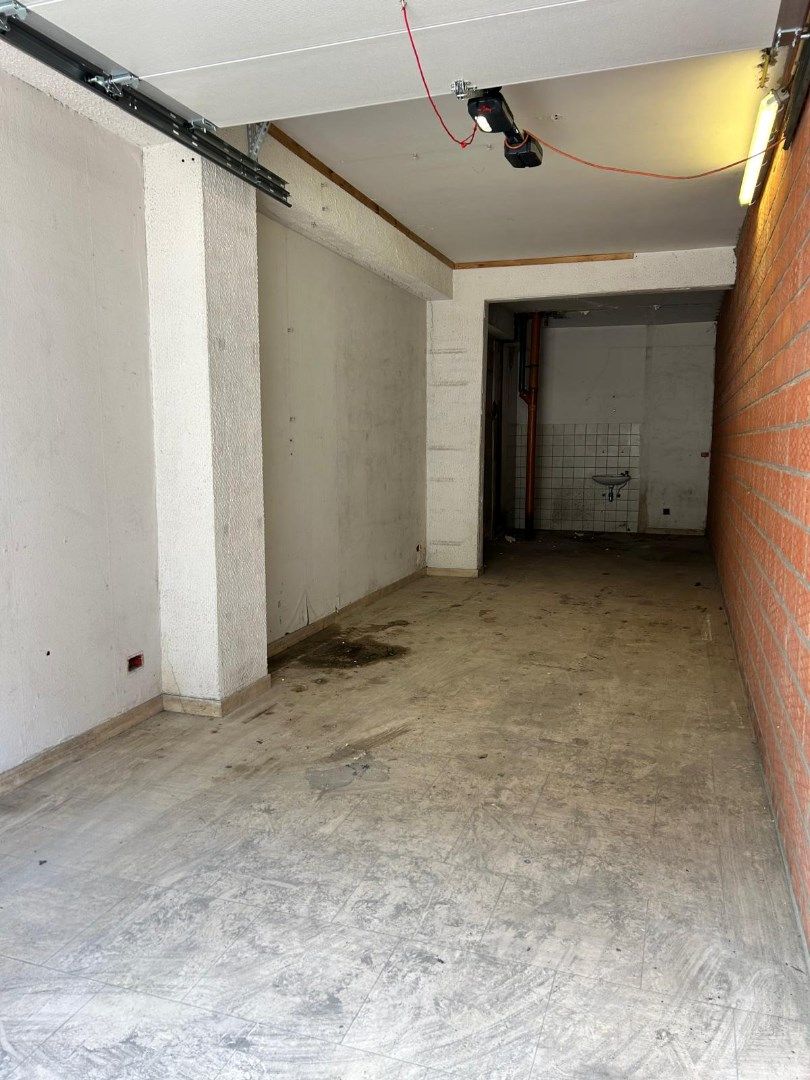 RUIME GARAGEBOX VLAKBIJ CENTRUM foto 4