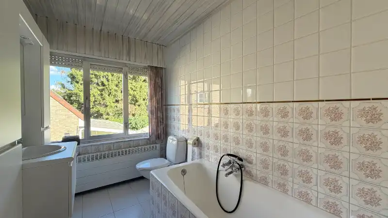 Instapklaar landhuis van 215m² op 5 are 79 ca foto 11