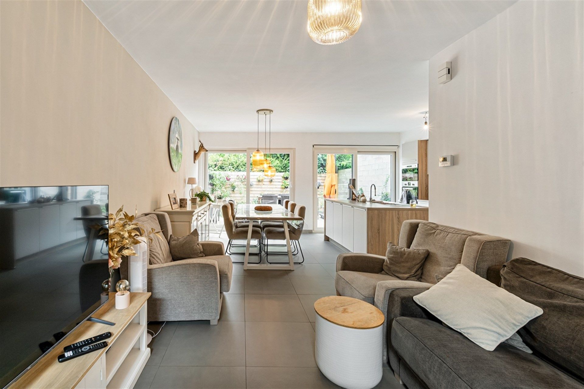 Moderne woning in rustige straat nabij het centrum van Aalst foto 2