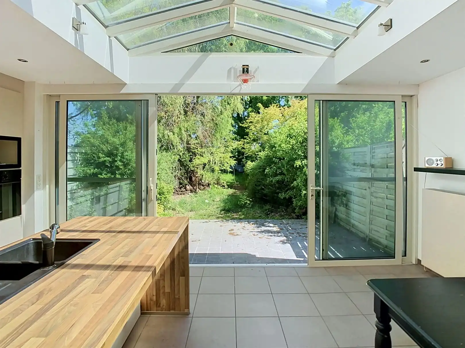 Huis met 4 slaapkamers en tuin + garage!! foto 6
