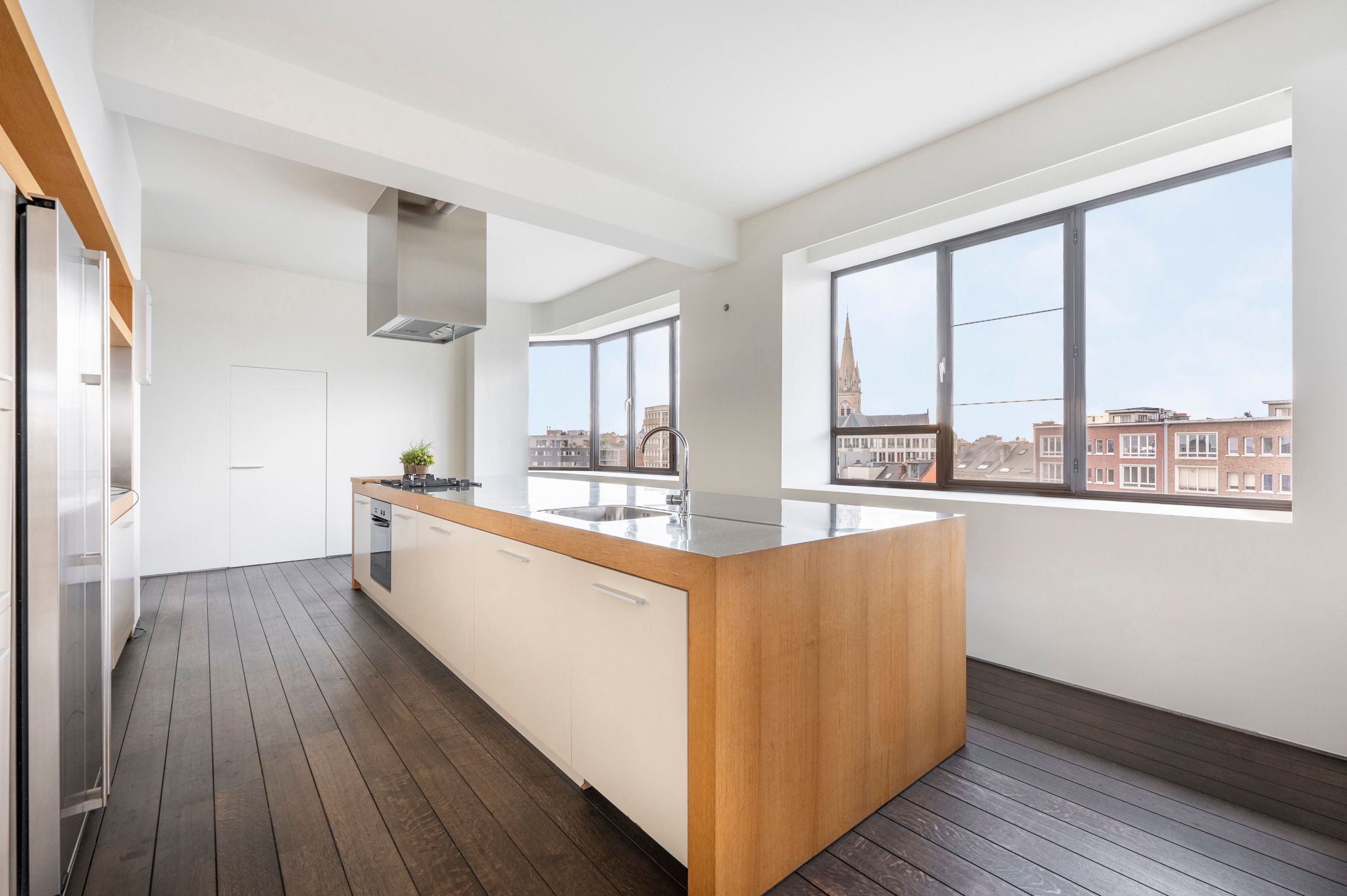 Unieke loft met karakter en licht in art-deco gebouw foto 12