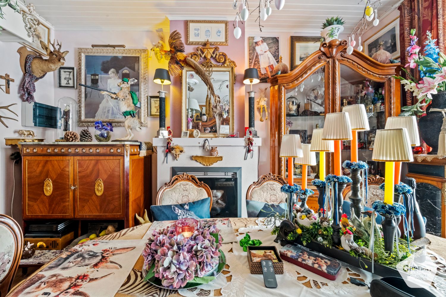 Op te frissen centraal gelegen 2 slaapkamer appartement foto 5