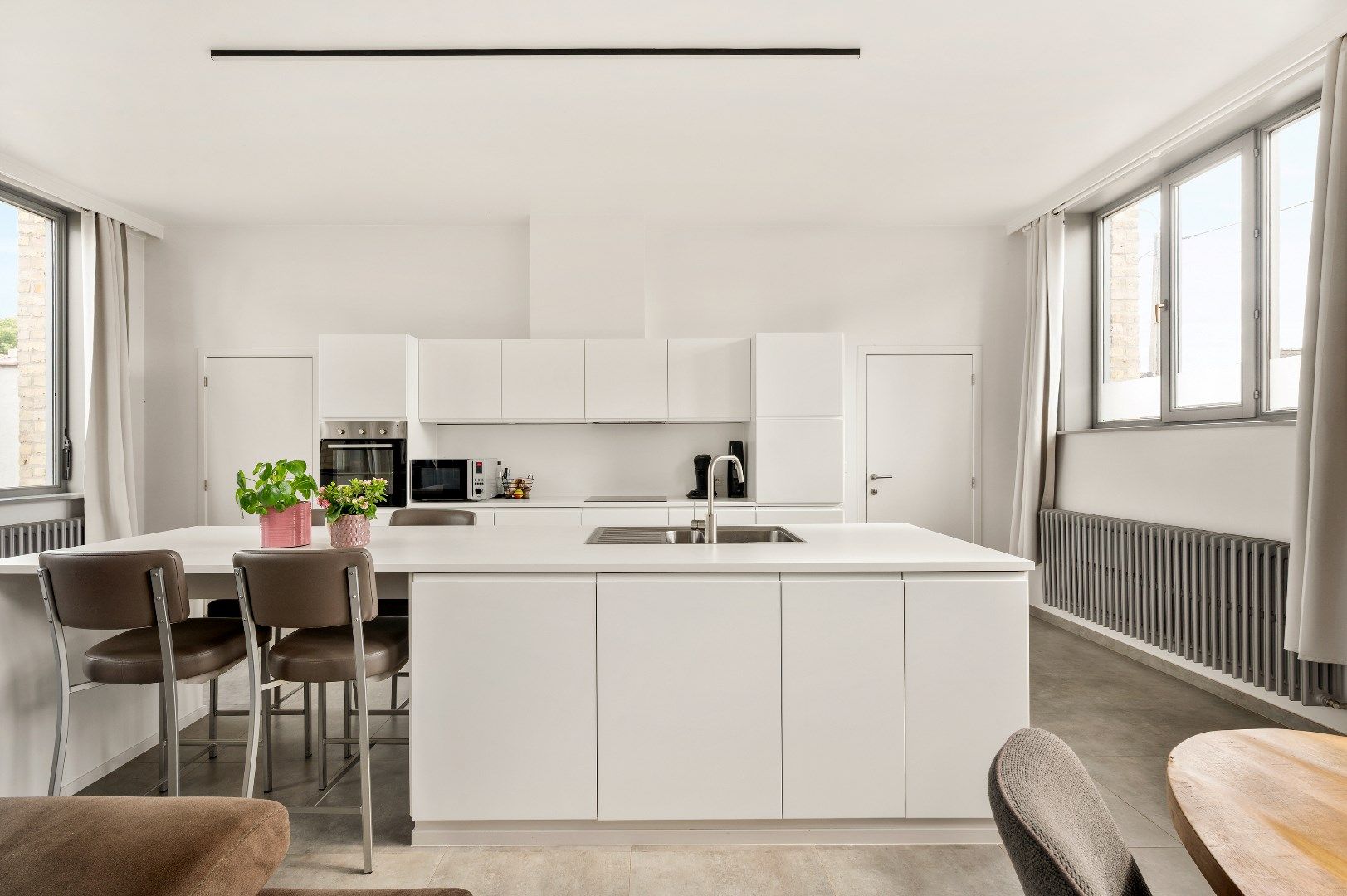 Smaakvol gerenoveerde woning met 3 slaapkamers en tuin. foto 4