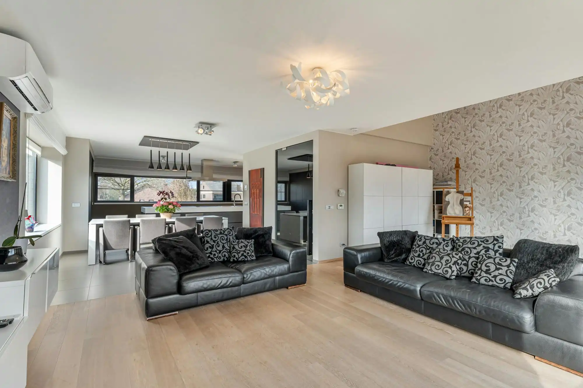 Exclusief duplexappartement met zonneterras en tuin op toplocatie in Genk foto 6