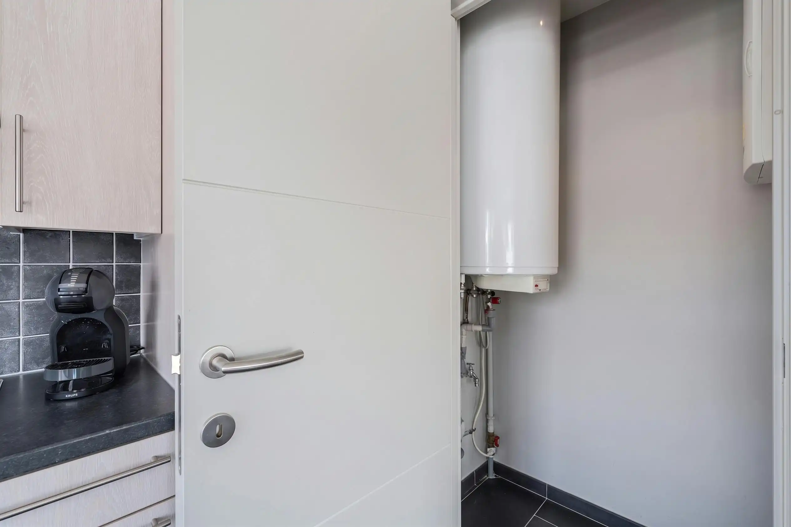 Lichtrijk hoekappartement met twee slaapkamers in het centrum! foto 18