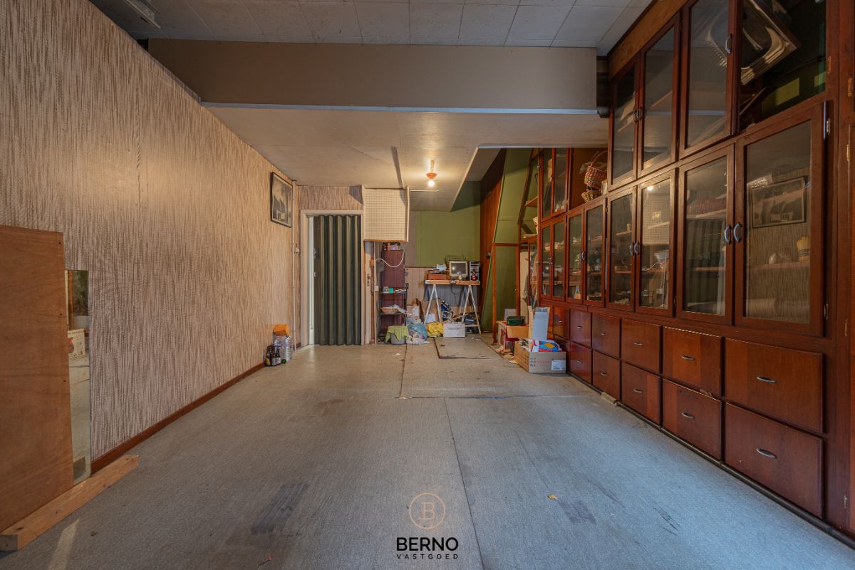 Renovatiewoning met garage en mooie tuin foto 6