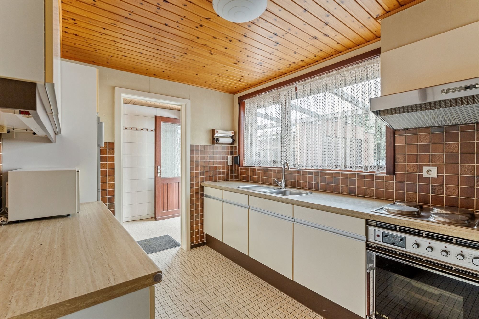 OP TE FRISSEN WONING MET 3 SLAAPKAMERS, SUPER RUSTIG GELEGEN OP EEN PERCEEL VAN 10A TEMIDDEN VAN HET GROEN TE HAM foto 8