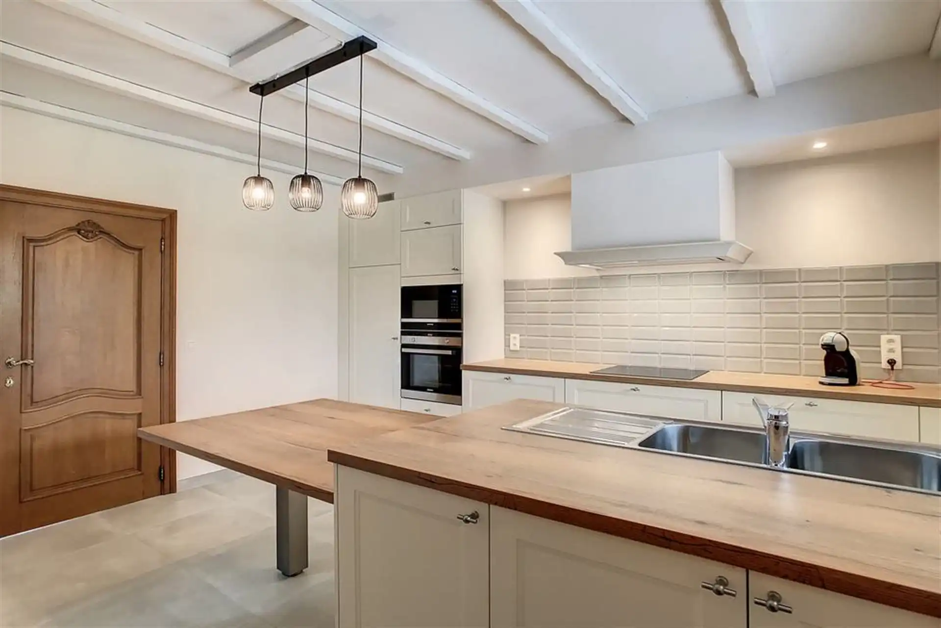 Instapklare half-open bebouwing met 3 slaapkamers en tuin foto 7