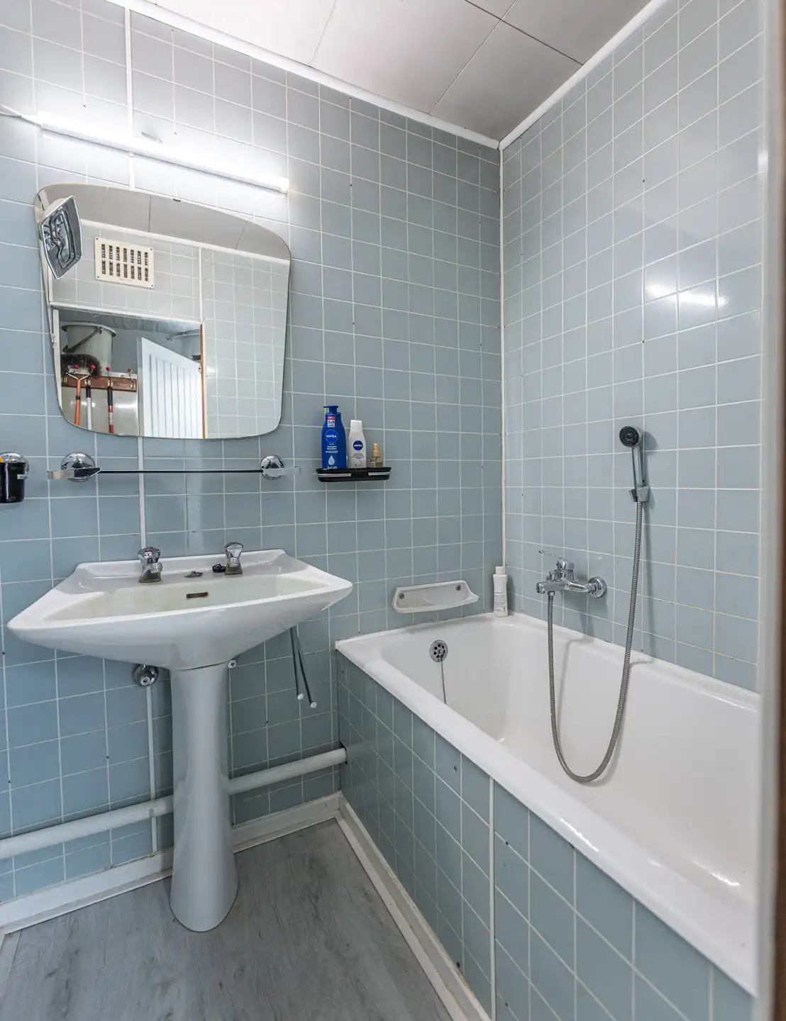 Woning in half-open bebouwing op 8 are foto 26