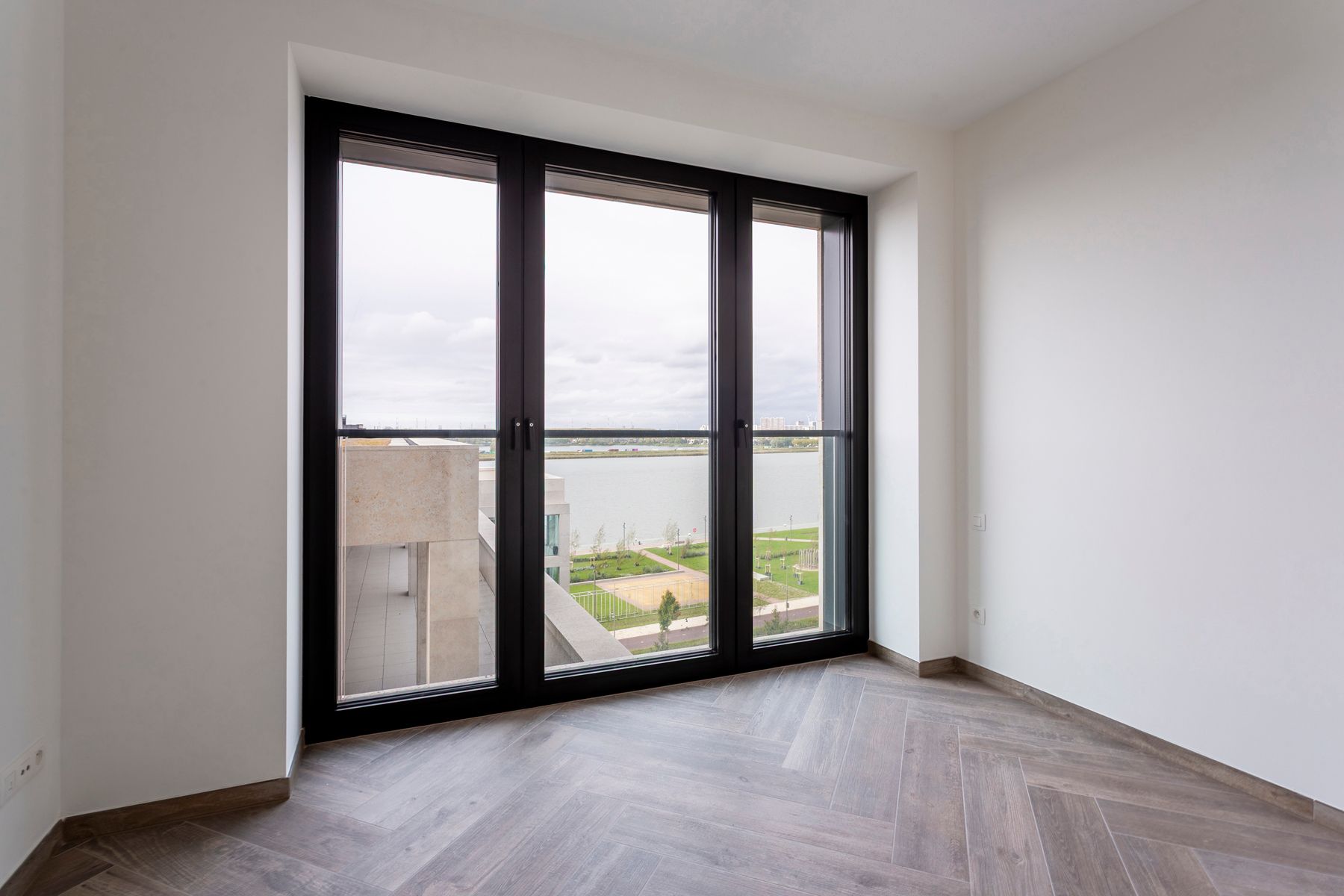 Luxueus nieuwbouwappartement met ruim winter/zomer terras. foto 11