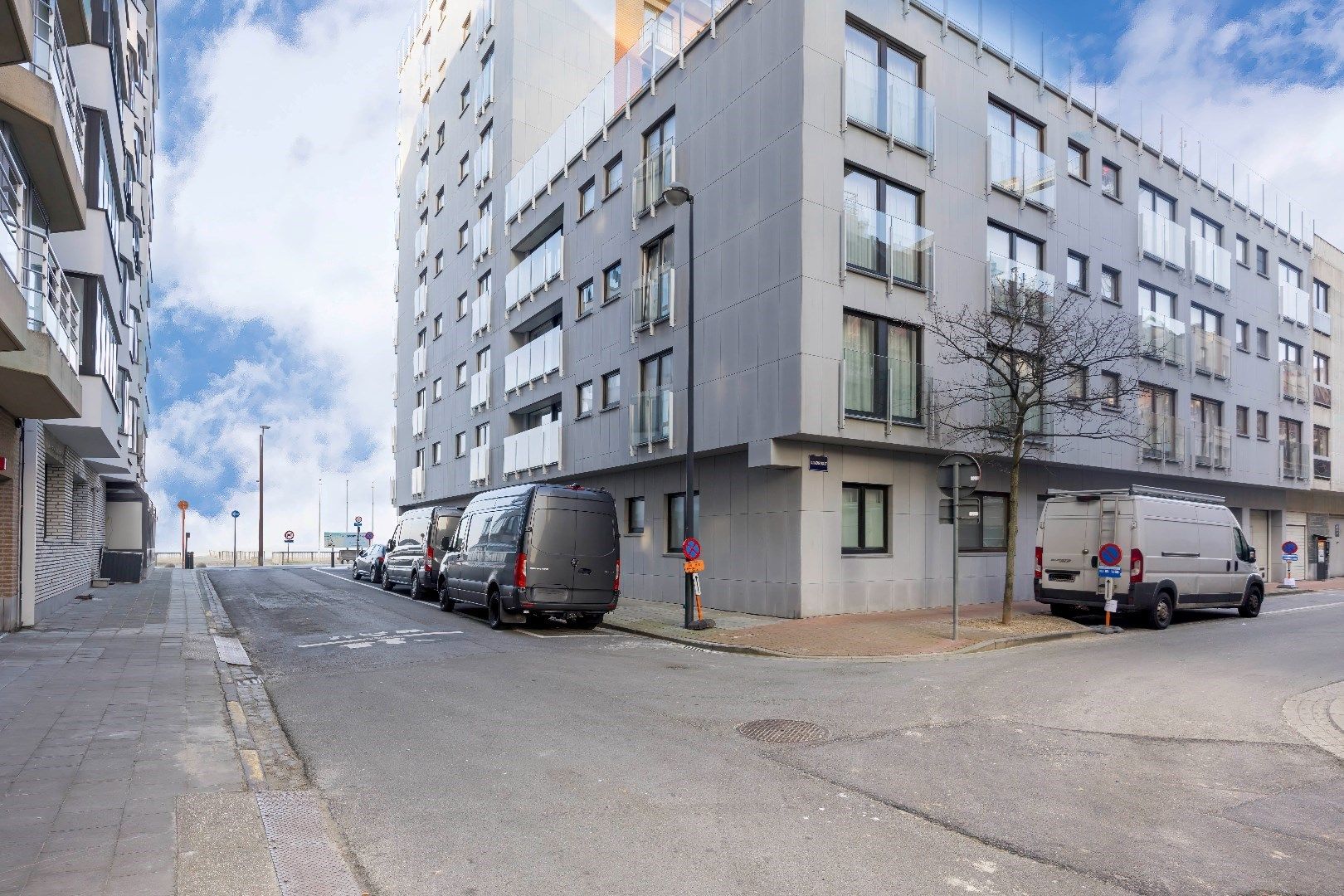 Charmant appartement met zijdelings zeezicht en terras. foto 9