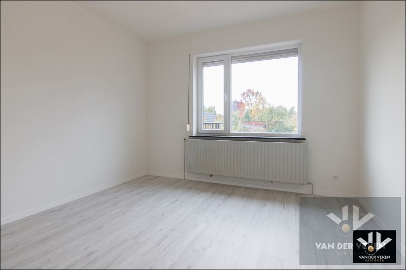 INSTAPKLAAR 2-SLPKAPP OP WANDELAFSTAND VAN HET CENTRUM foto 11