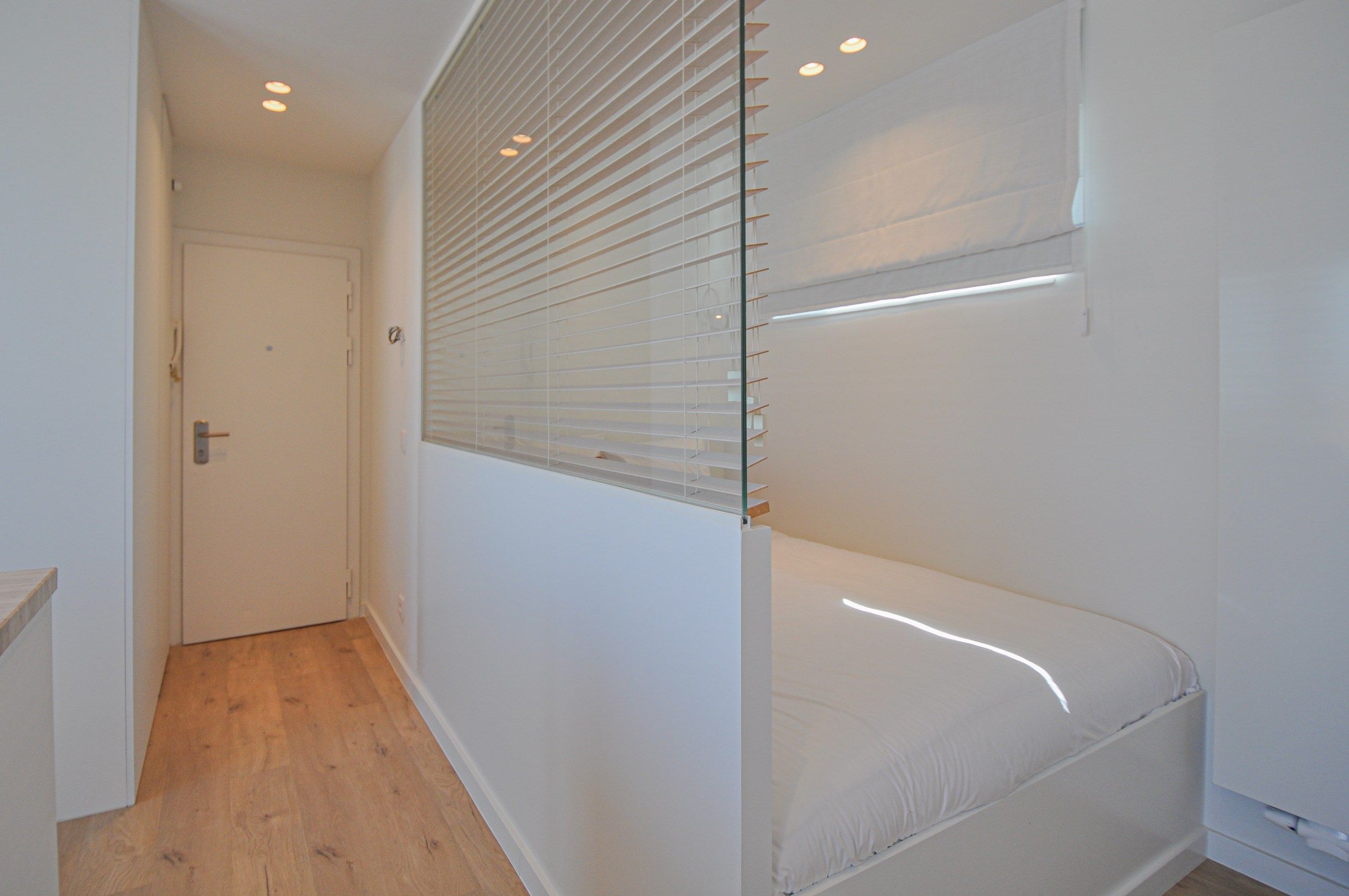 Volledig gerenoveerd dakappartement met een terras van ongeveer 45 m². foto 12