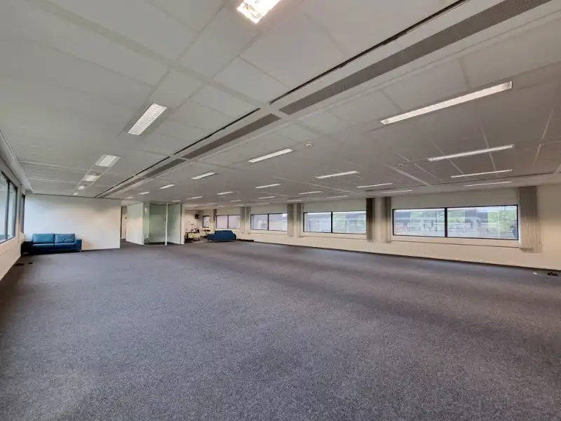 Kantoorruimte te huur foto {{pictureIndex}}