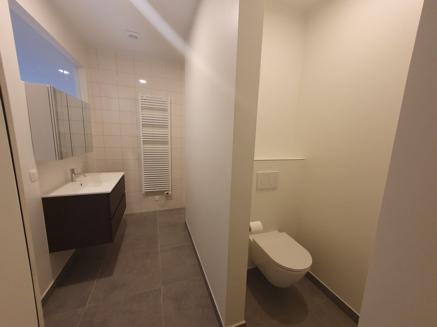 Instapklaar, duurzaam afgewerkt appartement te huur in Sint-Amandsberg foto 15