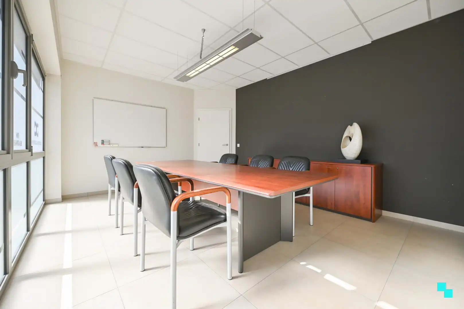 Uiterst commercieel en vlot bereikbaar handelspand (340 m²) te Izegem foto 24