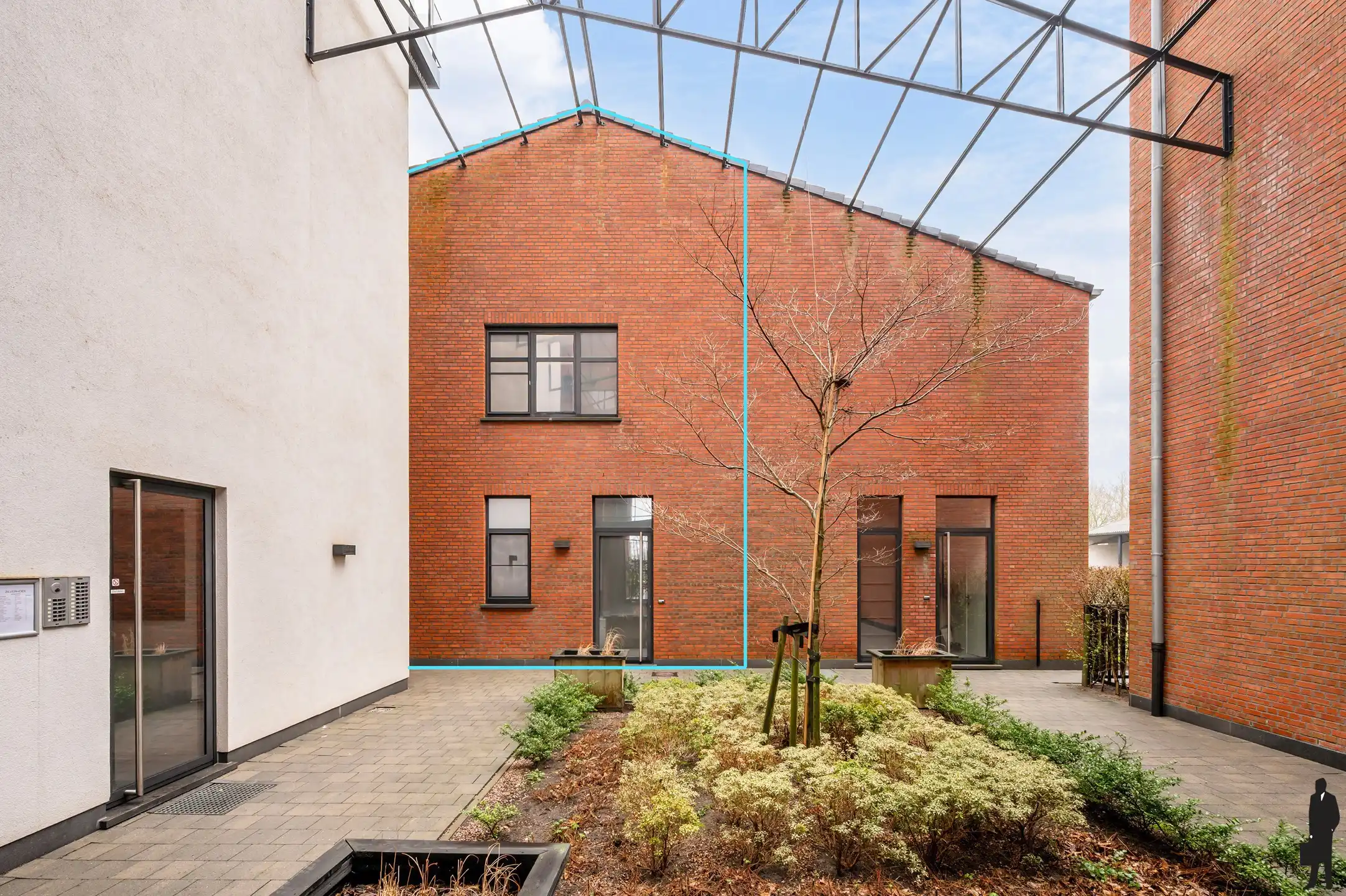 Instapklaar duplex appartement met tuin foto {{pictureIndex}}