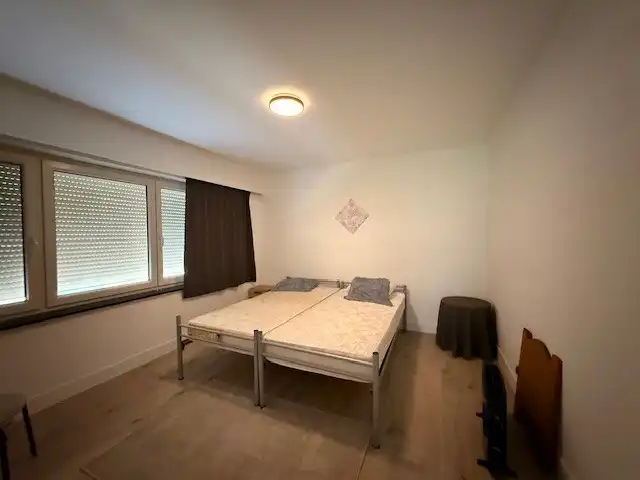 Instapklare gezinswoning met 3 slaapkamers en 2 parkeerplaatsen. foto 8