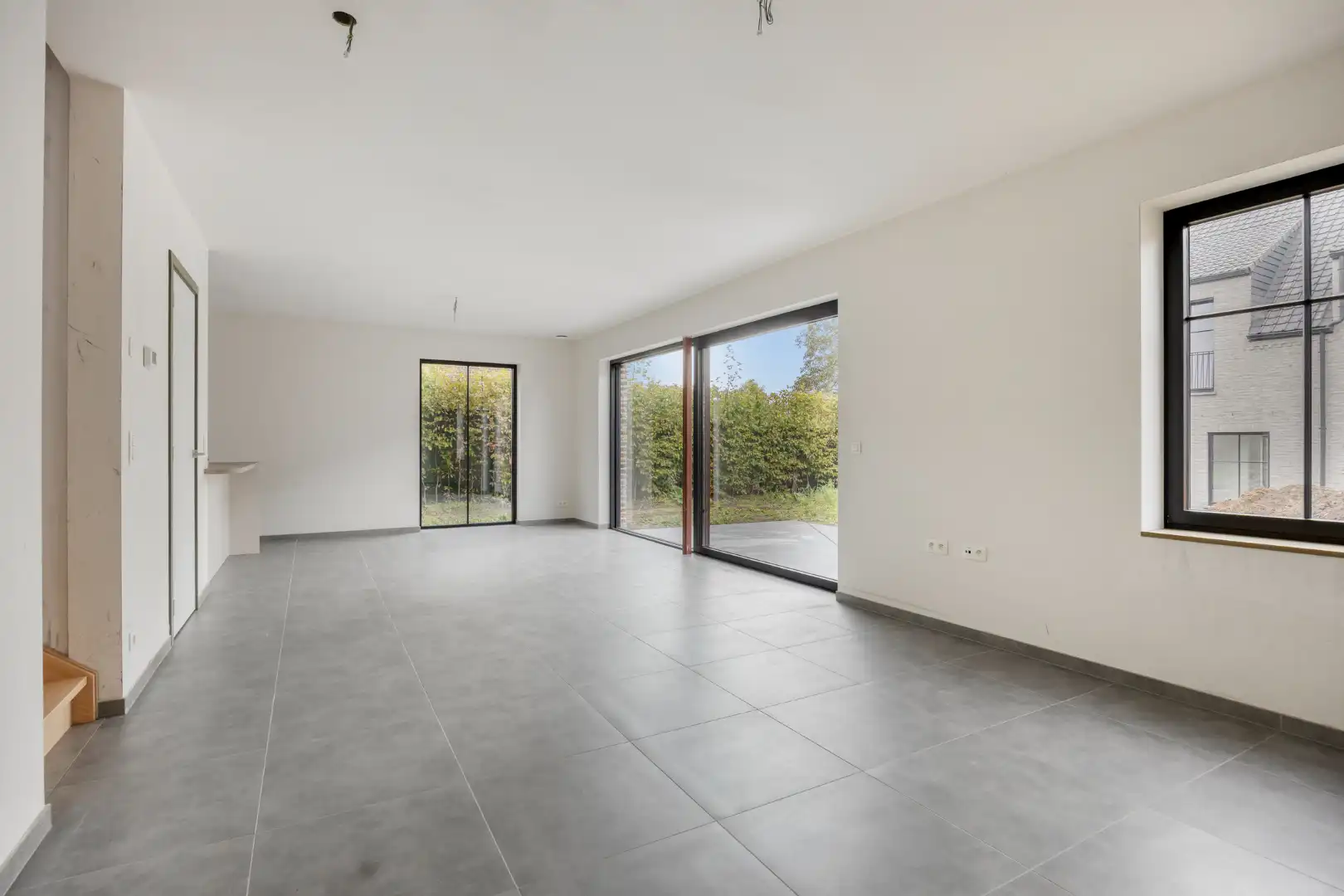 Afgewerkte open bebouwing met 5 slaapkamers, tuin, terras, zolder en garage in Kerkom! - EPB A kWh/m² - bewoonbare opp. 183 m² foto 4