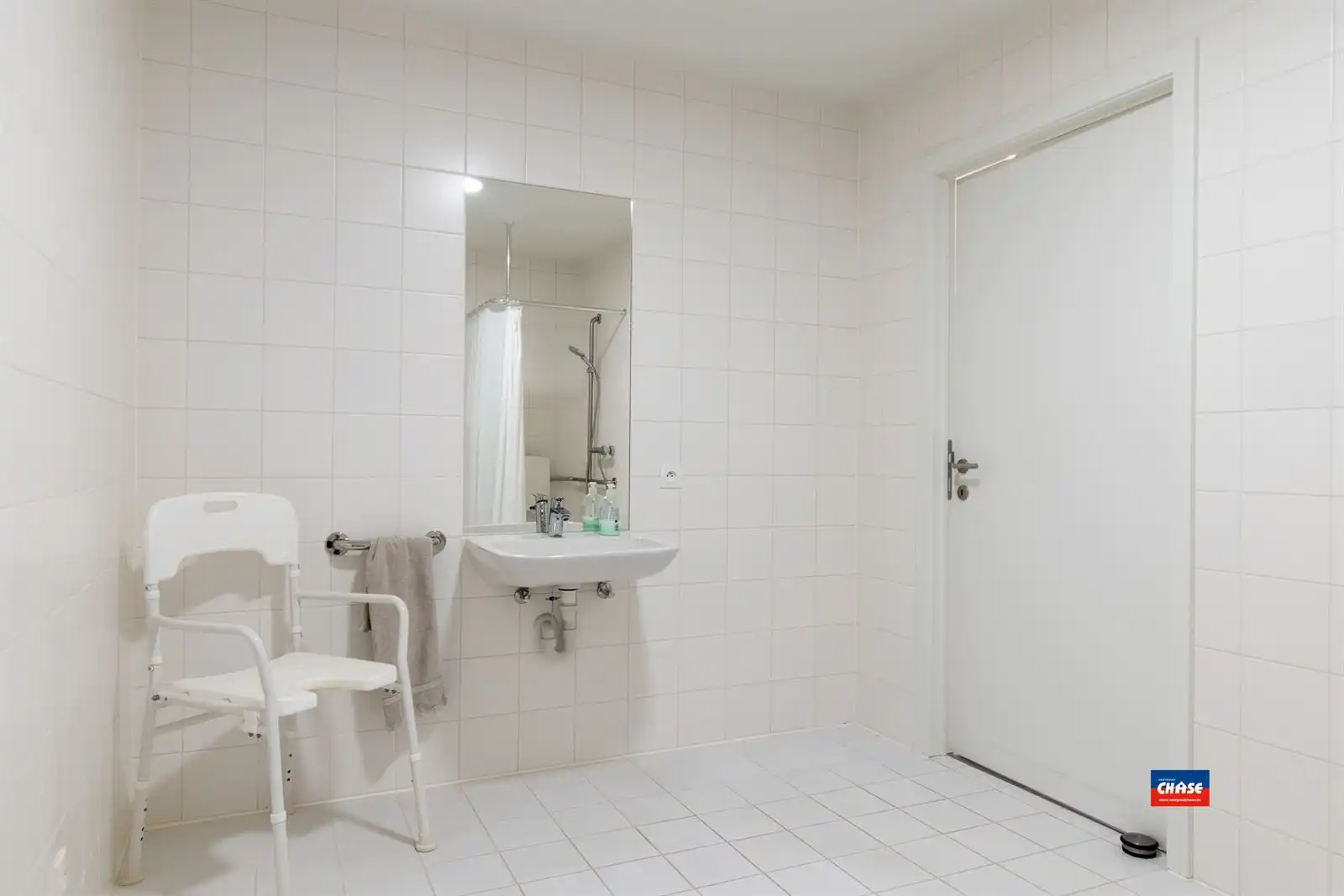 Assistentiewoning met ruim terras en autostaanplaats foto 13