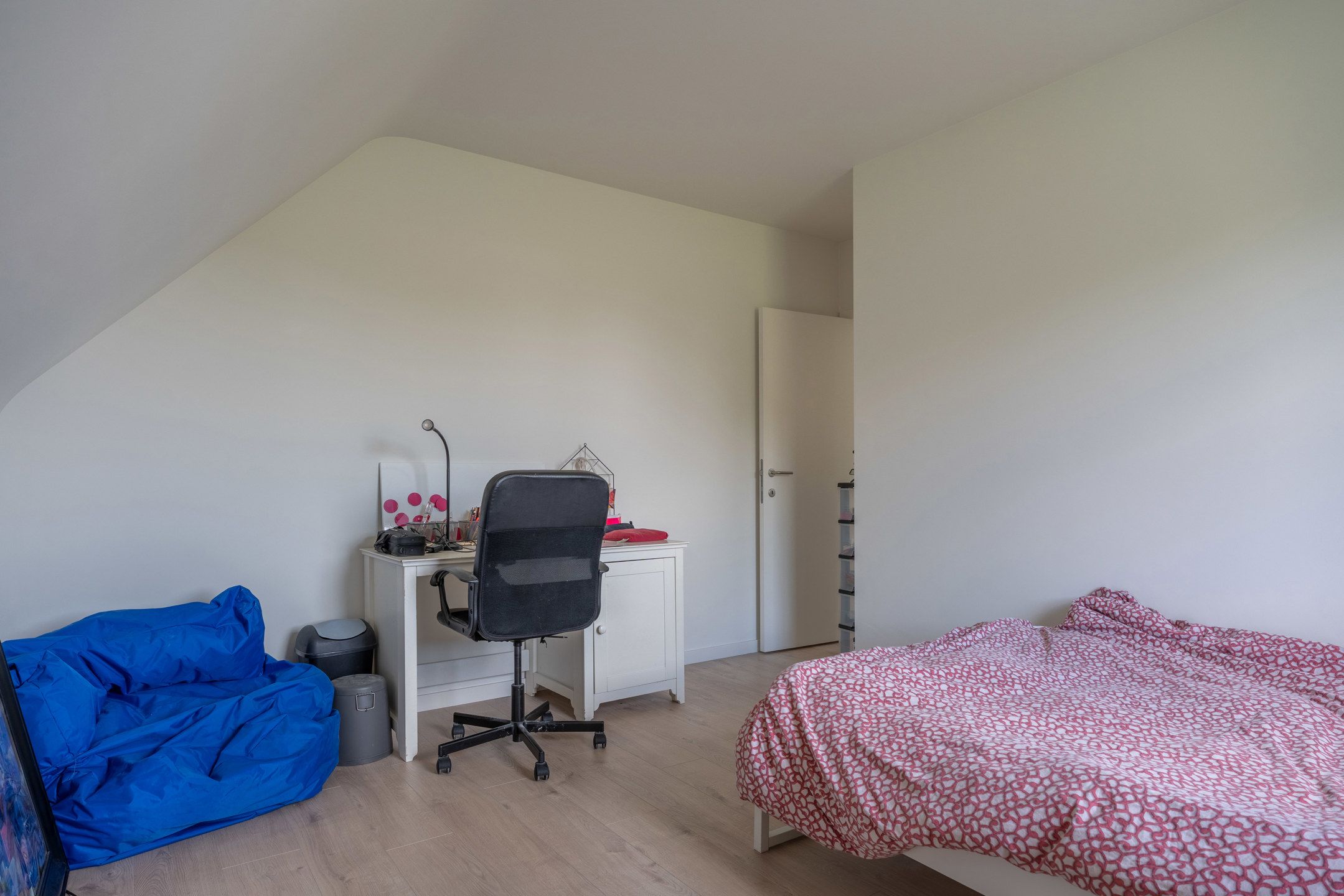 Energiezuinige nieuwbouwwoning met 4 slpk en privé tuin. foto 11