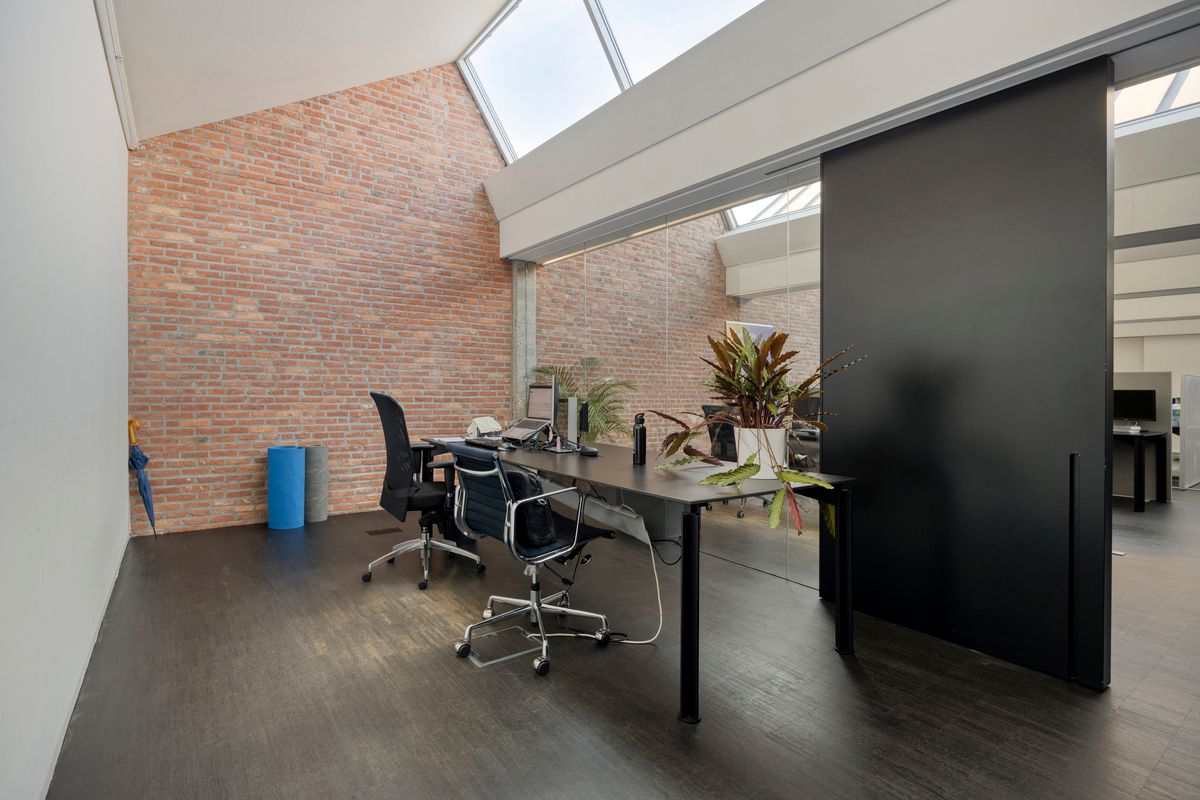 Moderne kantoorruimte op toplocatie nabij E40 en stadscentrum foto 8