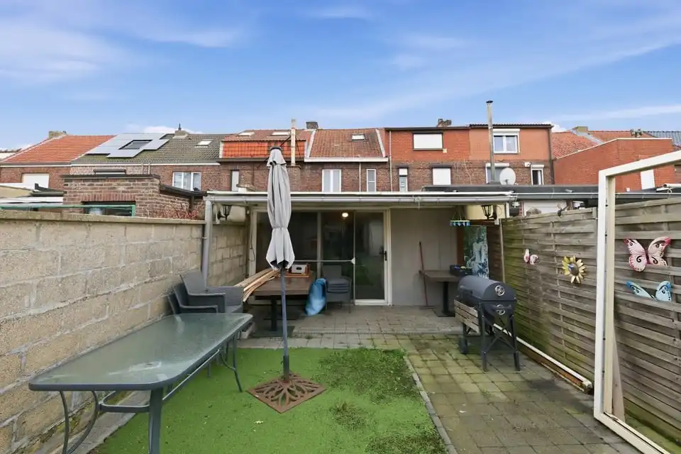 ENERGIEZUINIGE GEZINSWONING MET 3 SLKS, TERRAS EN TUIN IN TONGEREN foto 22