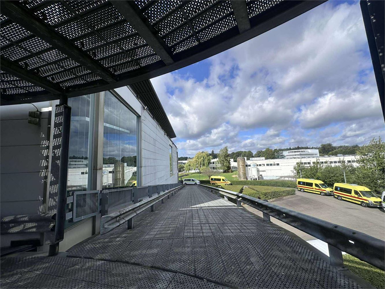 UNIEKE KANTOREN MET PARKING EN VERSCHILLENDE OPPERVLAKTES foto 24