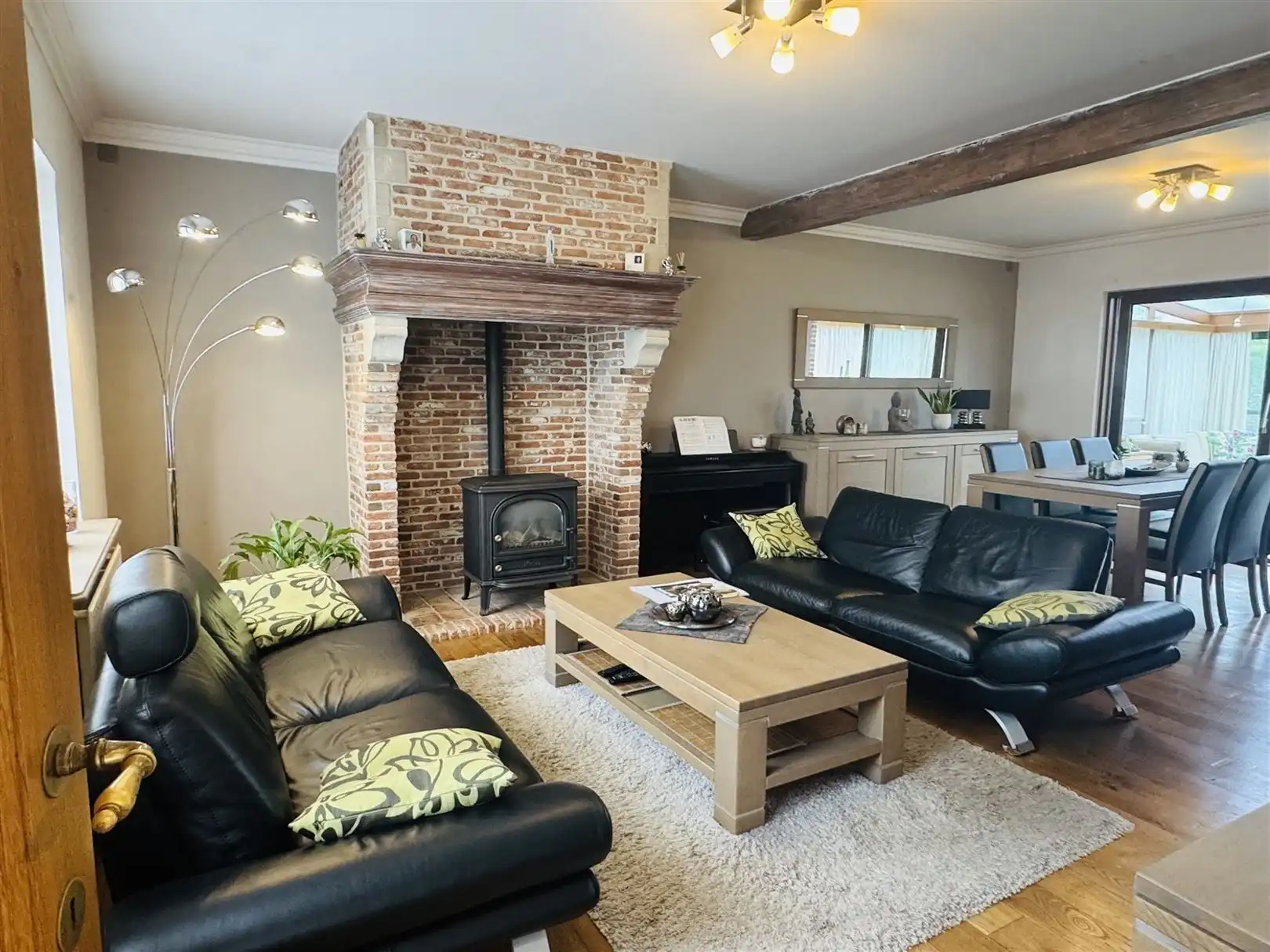 Ruime open bebouwing met grote tuin & bijgebouwen in Stekene foto 5