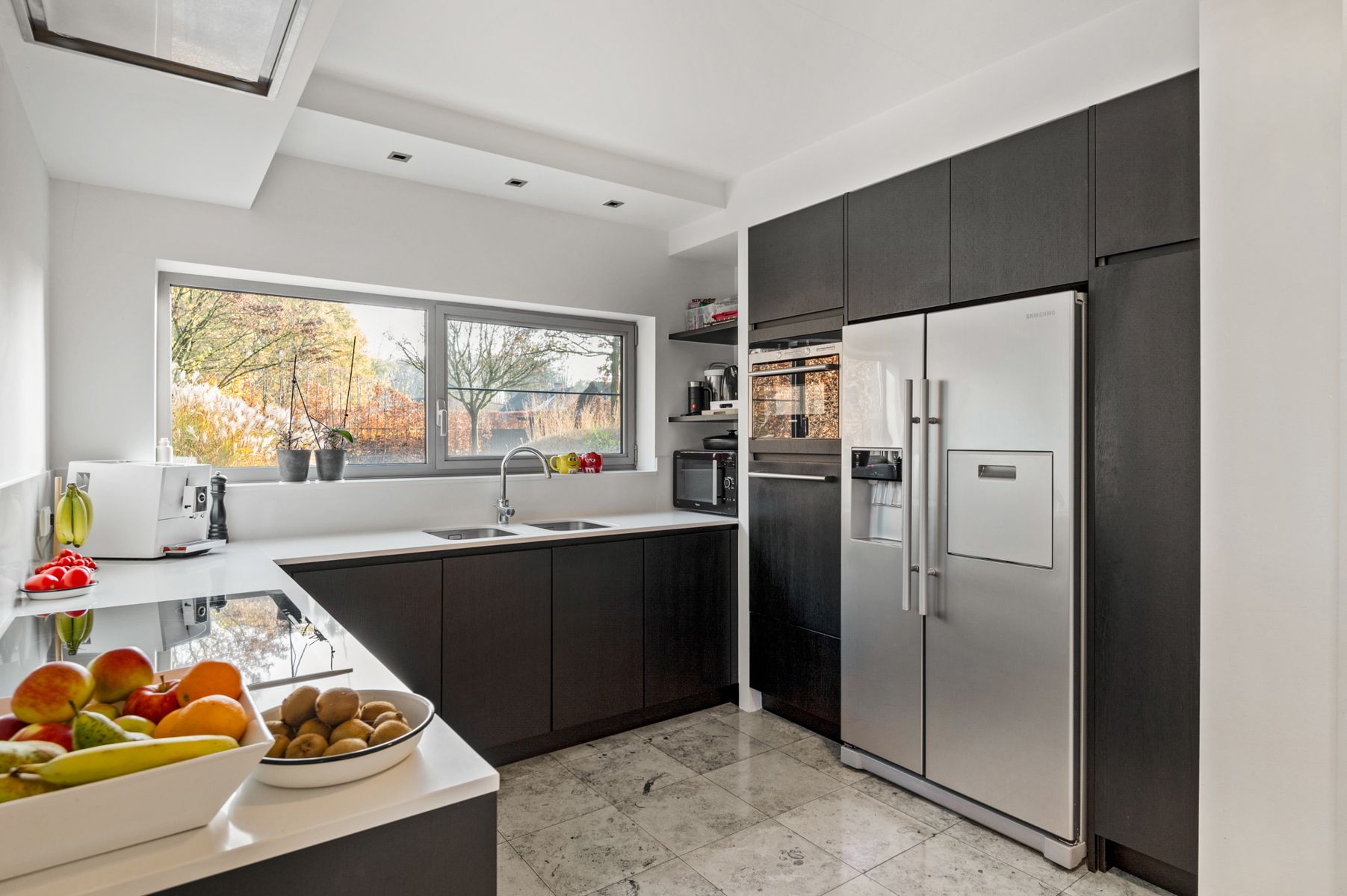 Moderne villa in een doodlopende straat vlakbij het centrum foto 12