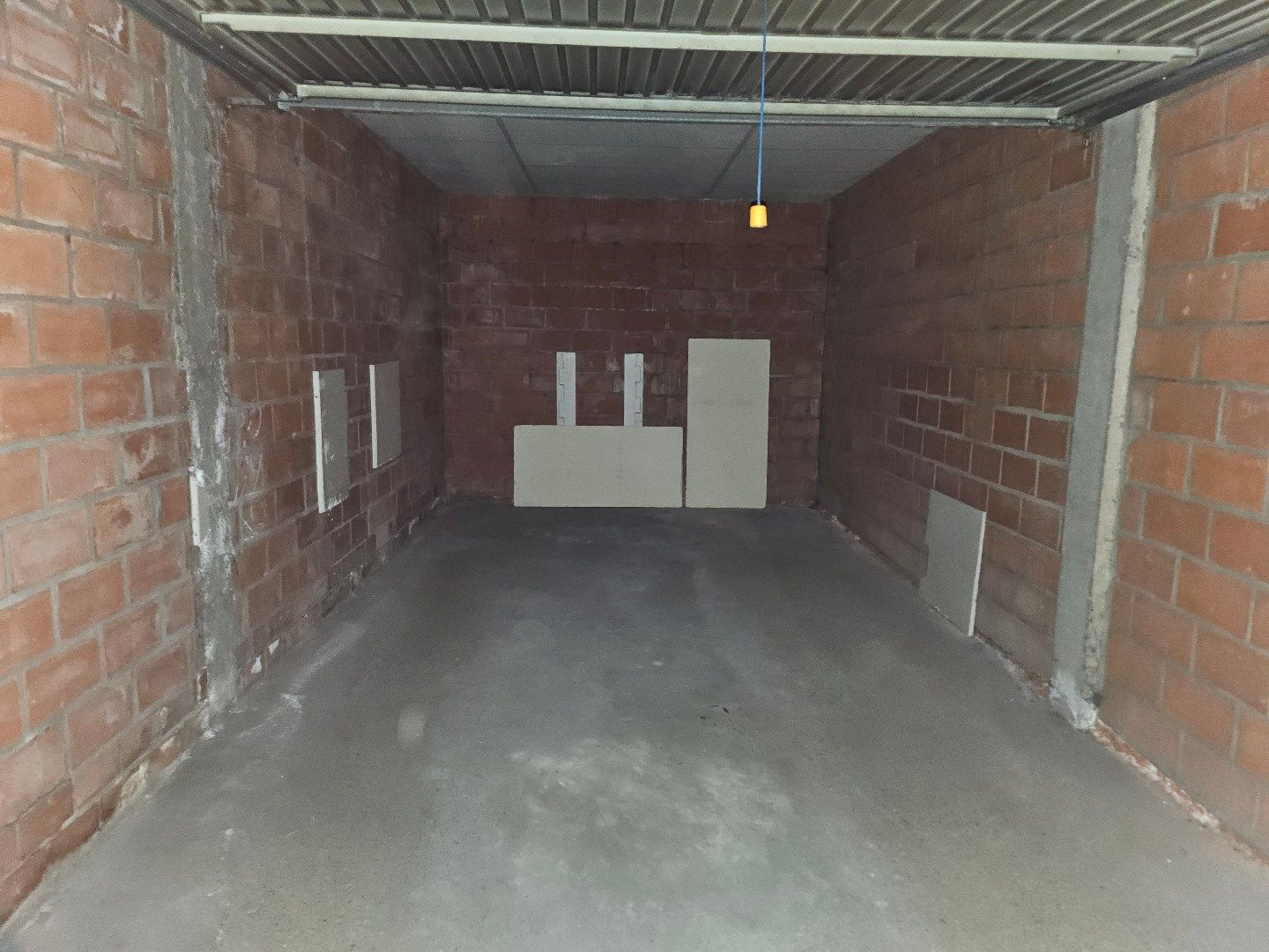 Afgesloten garagebox te koop in hartje Brugge: Muntplein. foto 5