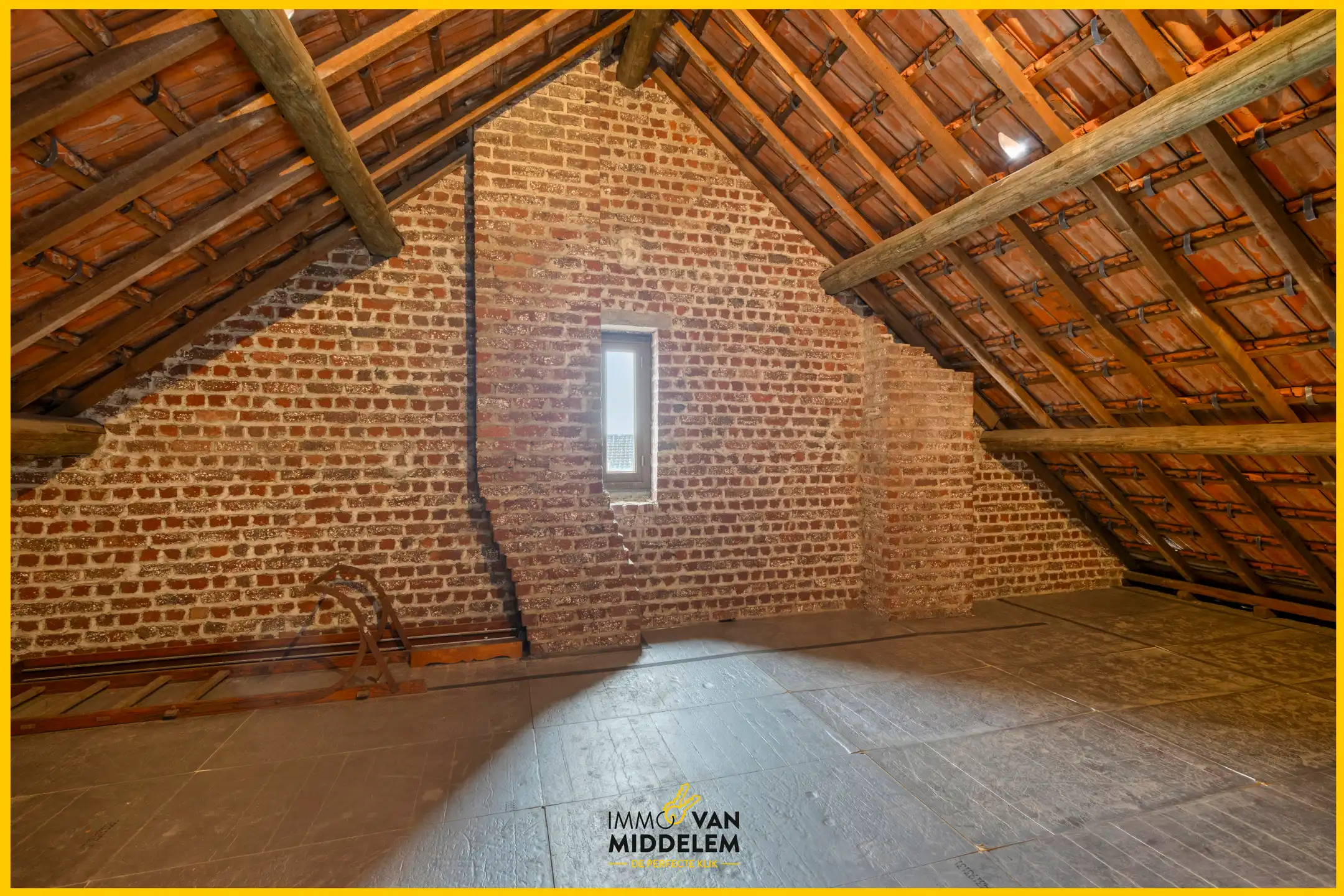 GOED ONDERHOUDEN 3-GEVELWONING MET 3 KAMERS, GARAGE EN TUIN foto 16