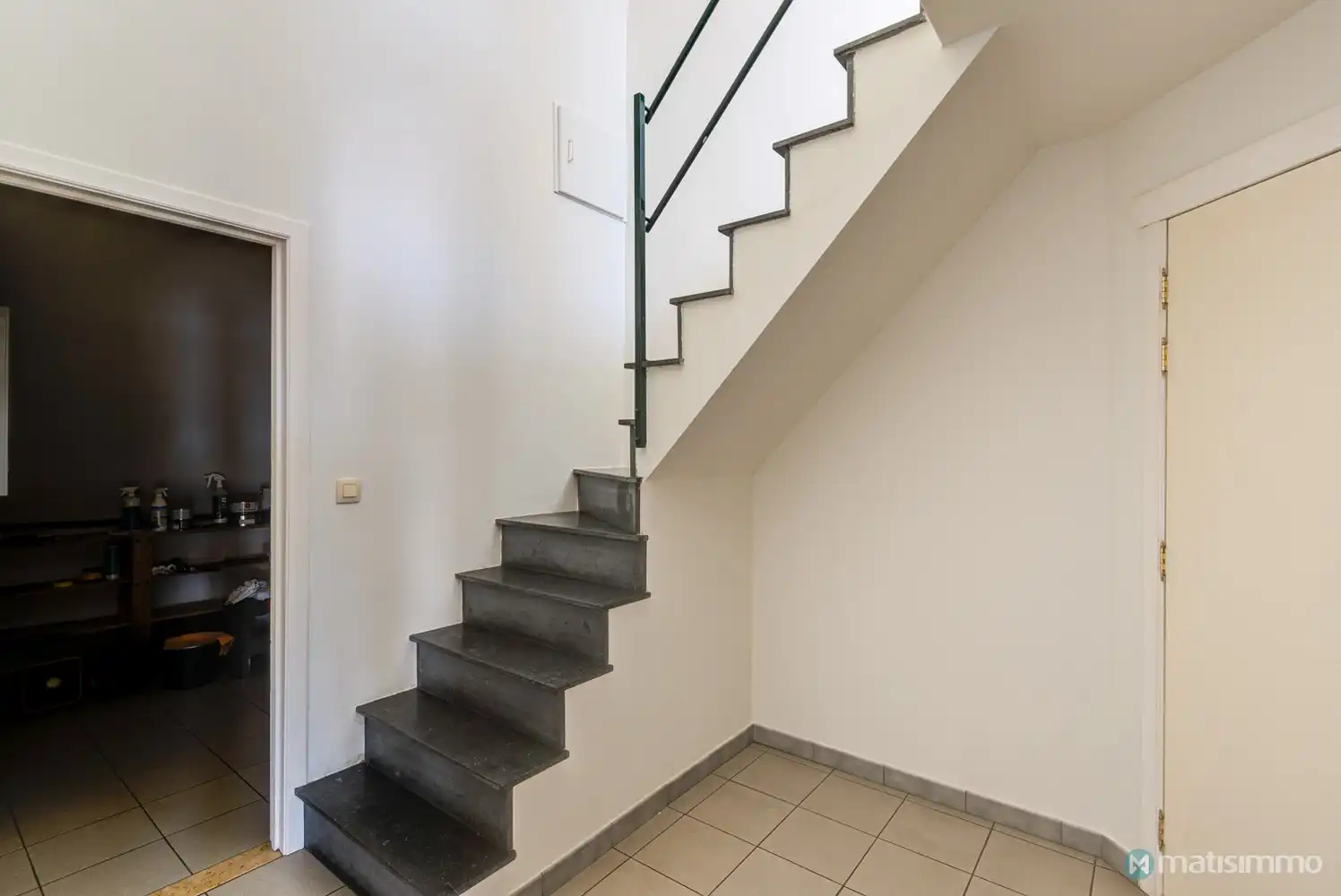 INSTAPKLAAR DUPLEX-APPARTEMENT MET 2 SLAAPKAMERS EN GARAGE NABIJ HET CENTRUM VAN BILZEN foto 12