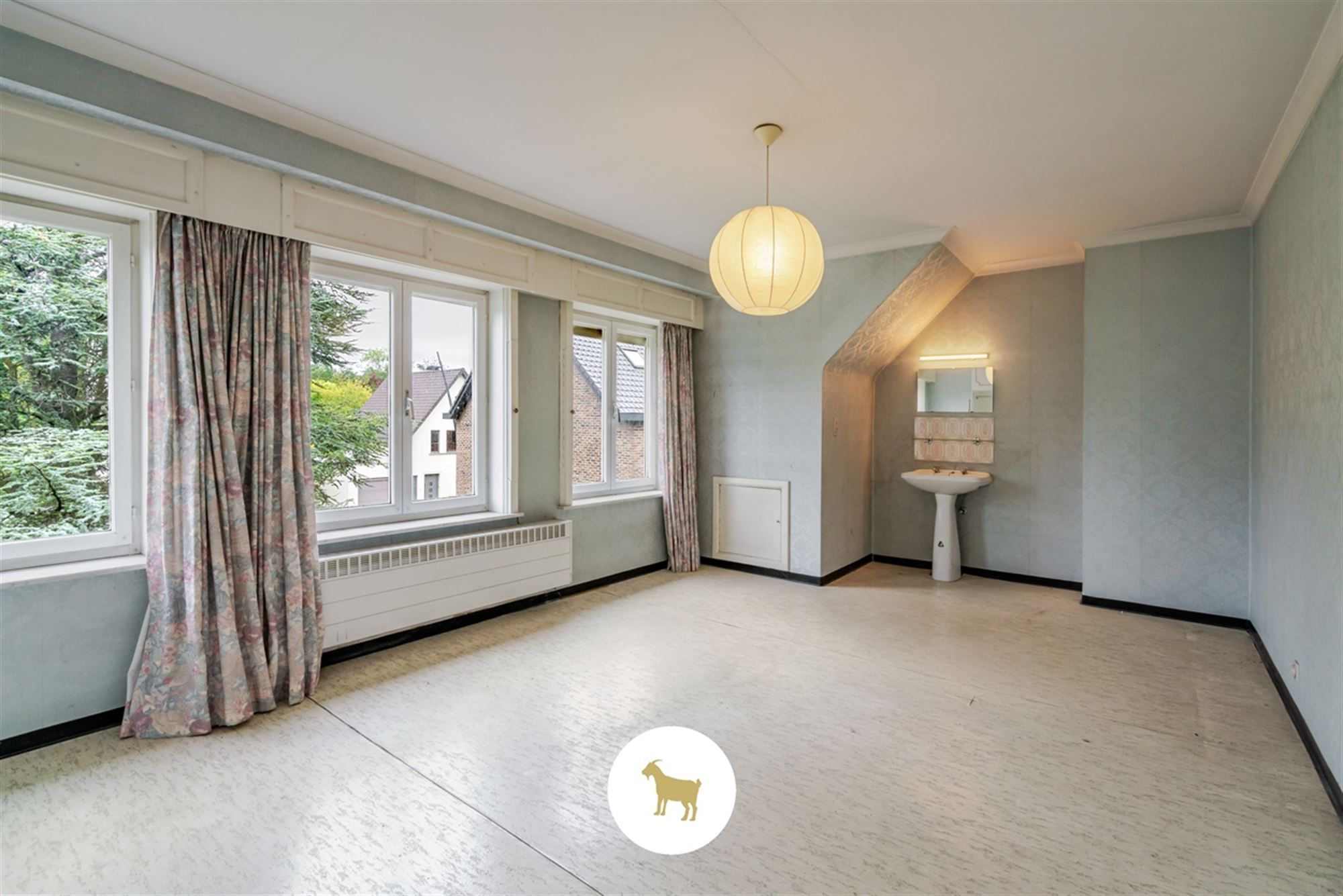 Te renoveren RUIME ALLEENSTAANDE VILLA met 4 SLAAPKAMERS, BUREAU en GARAGE op een prachtig zuidwestgericht PERCEEL van 1.300 m² foto 24
