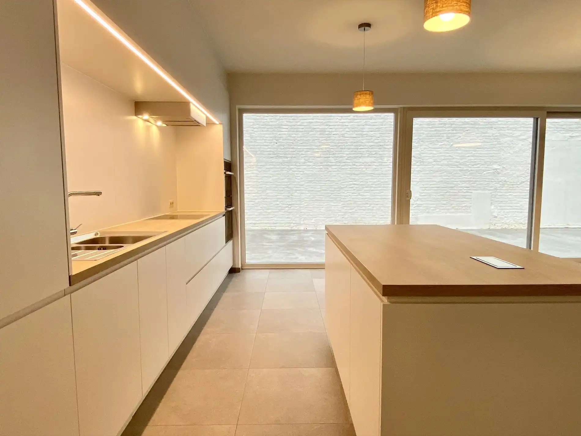 Luxueus en gelijkvloers wonen met drie kamers, groot terras,... foto 6