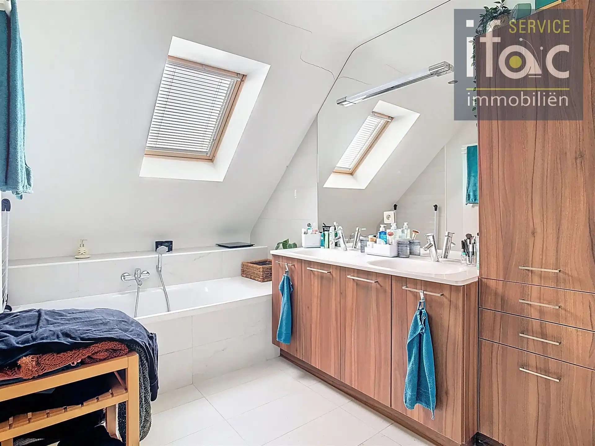 Duplex 2 slpk, 2 badk, terras en garage foto 16