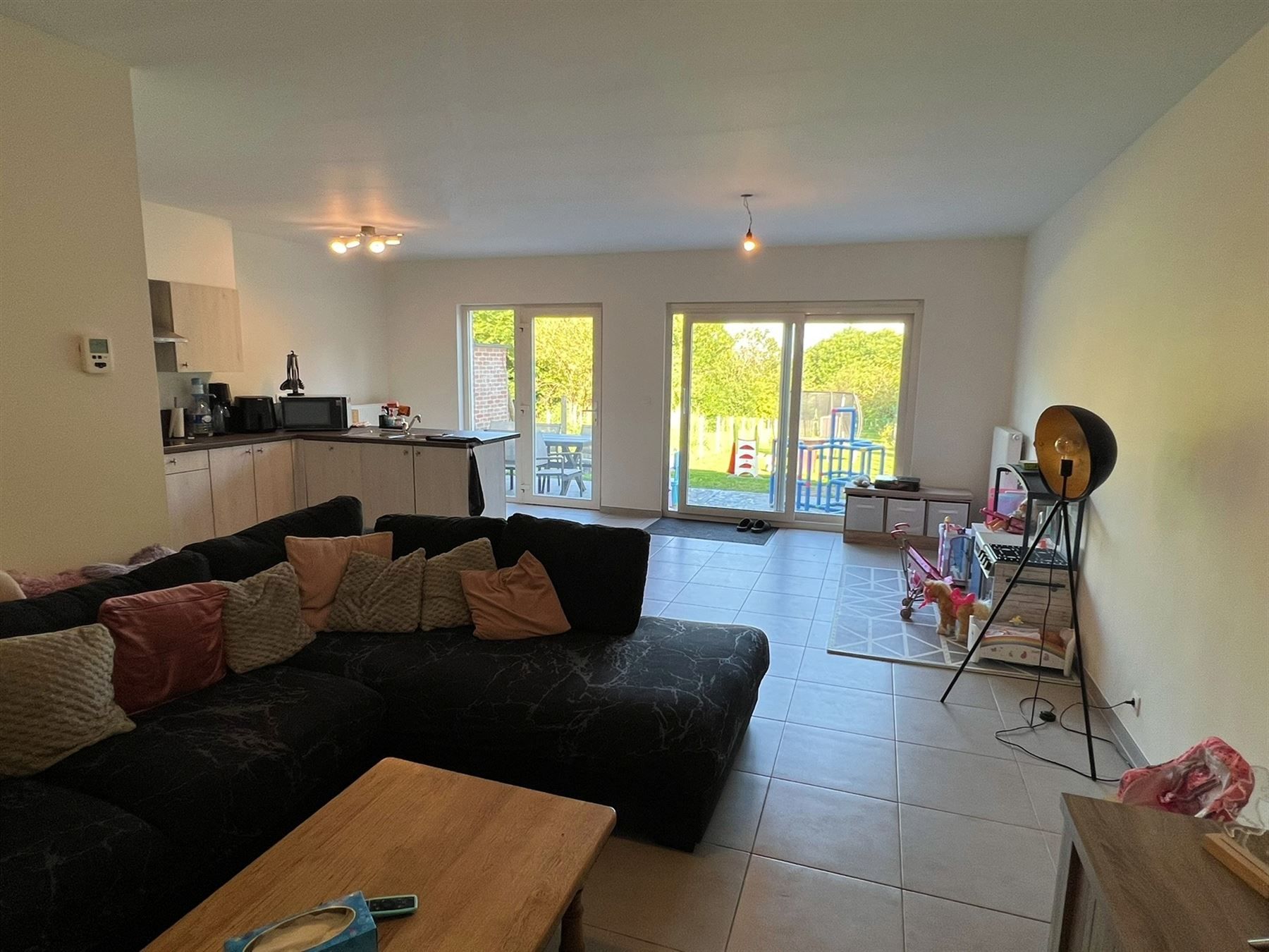 Goed uitgeruste ruime  nieuwbouwwoning foto 3