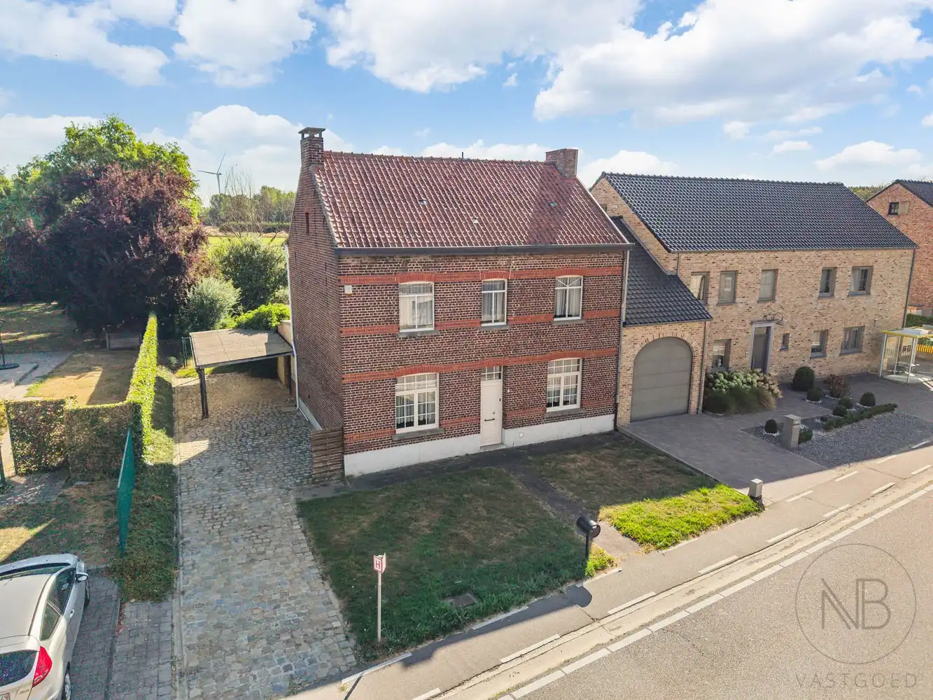 Karaktervolle woning met tal van mogelijkheden op een rustige ligging in Diepenbeek foto 2