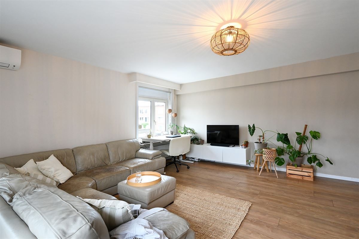 Hoekappartement met veel lichtinval en inpandige garage  foto 5
