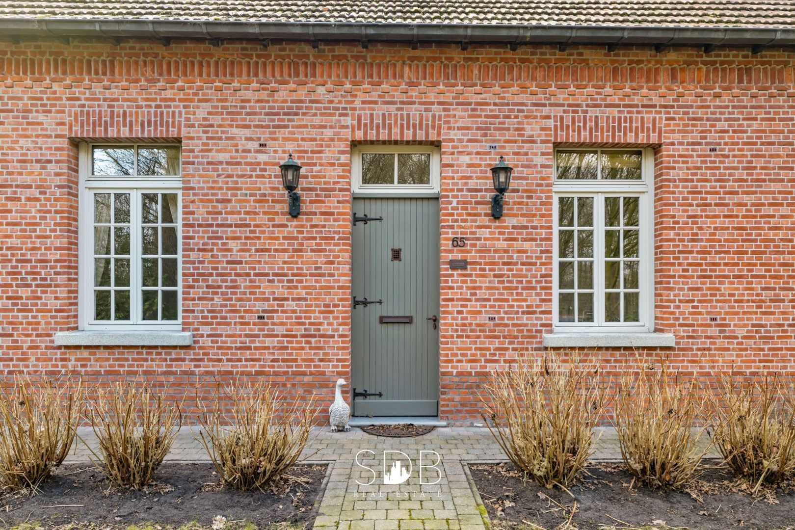 Authentieke hoeve met diverse bijgebouwen en graslanden op 93.155m² foto 5