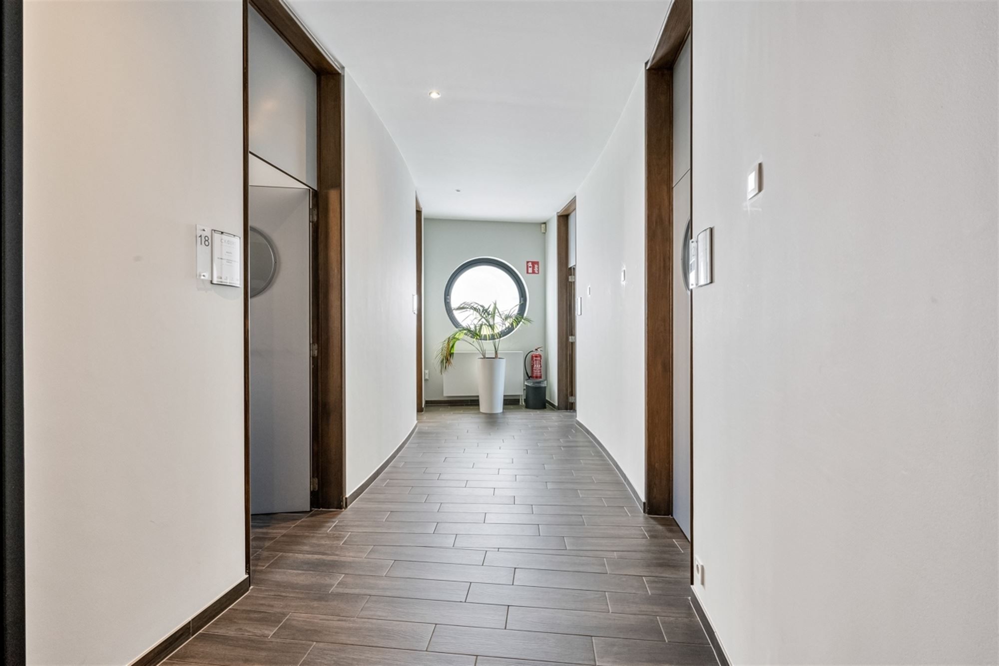 Instapklaar kantorencomplex op toplocatie ten zuiden van Gent foto 20