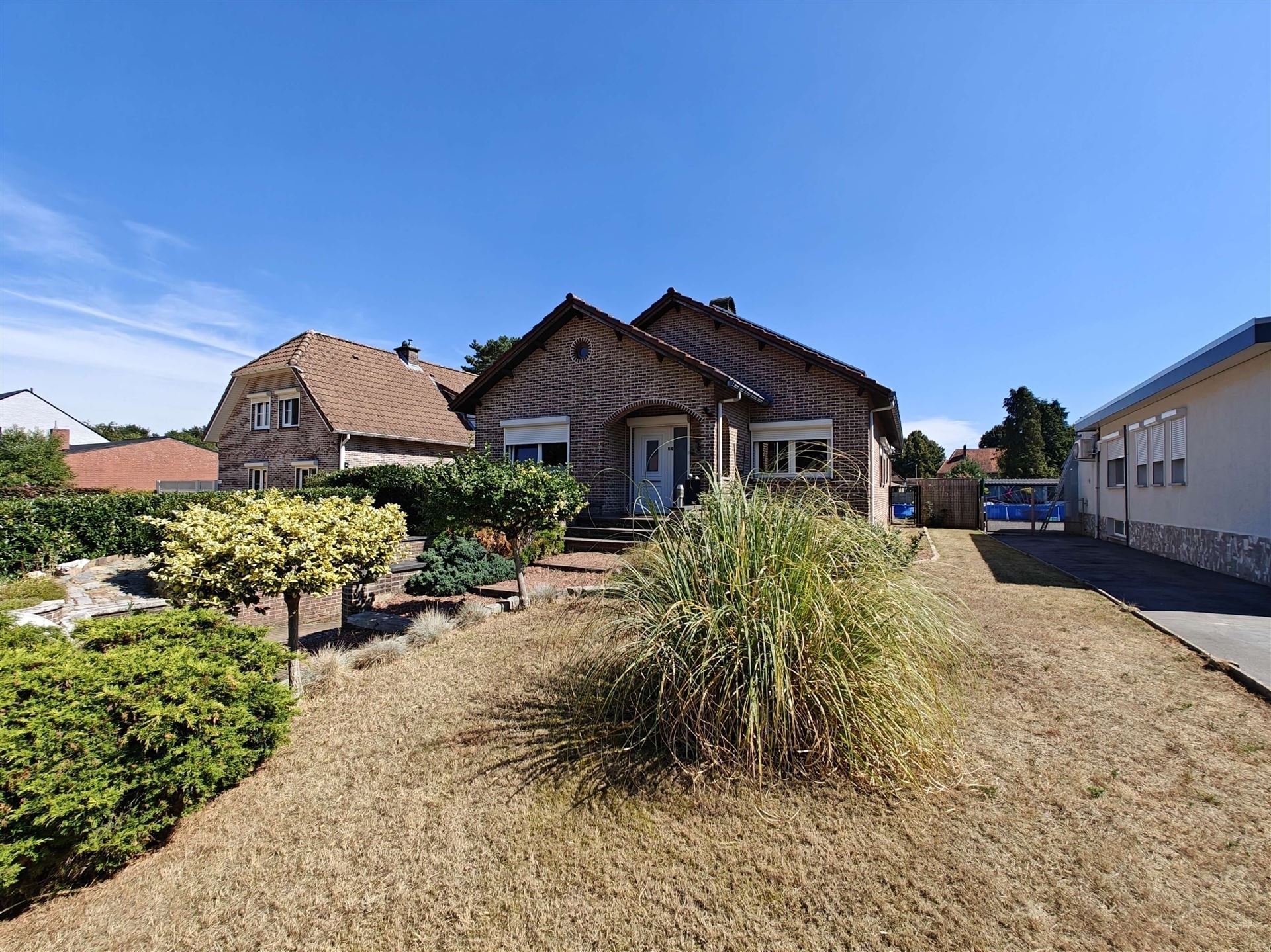 Vrijstaande bungalow woning met 3 slaapkamers en inpandige garage  foto 25