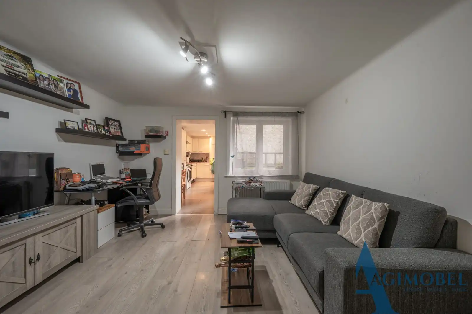 Bescheiden kelder appartement met ruim terras nabij zee foto 2