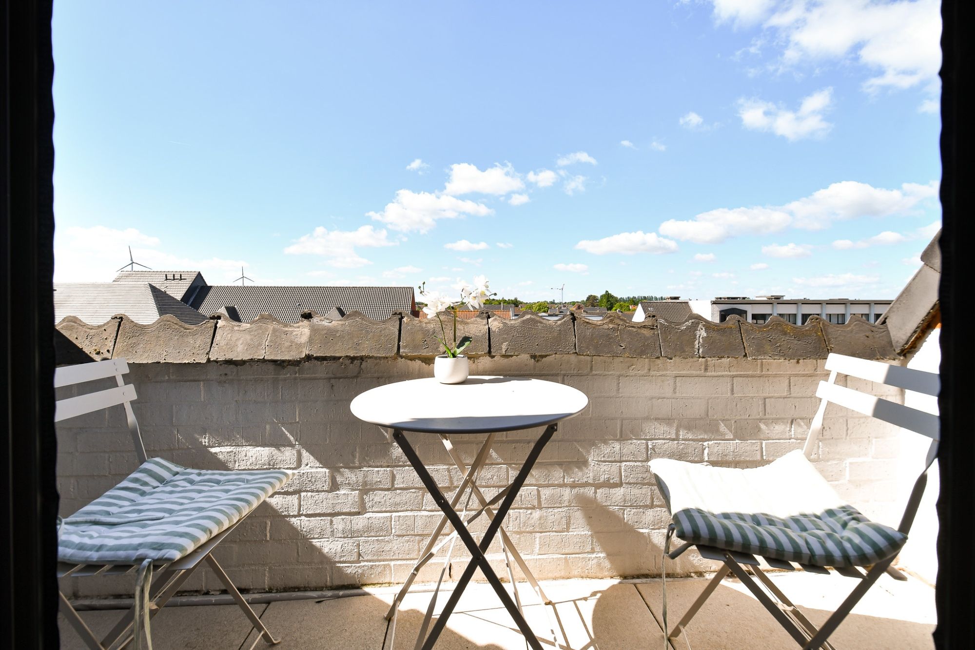Uiterst goed gelegen modern appartement op hoogste verdieping foto {{pictureIndex}}